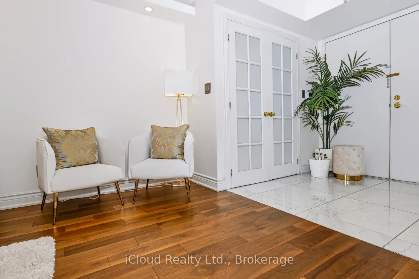 18 Hollywood Avenue #800