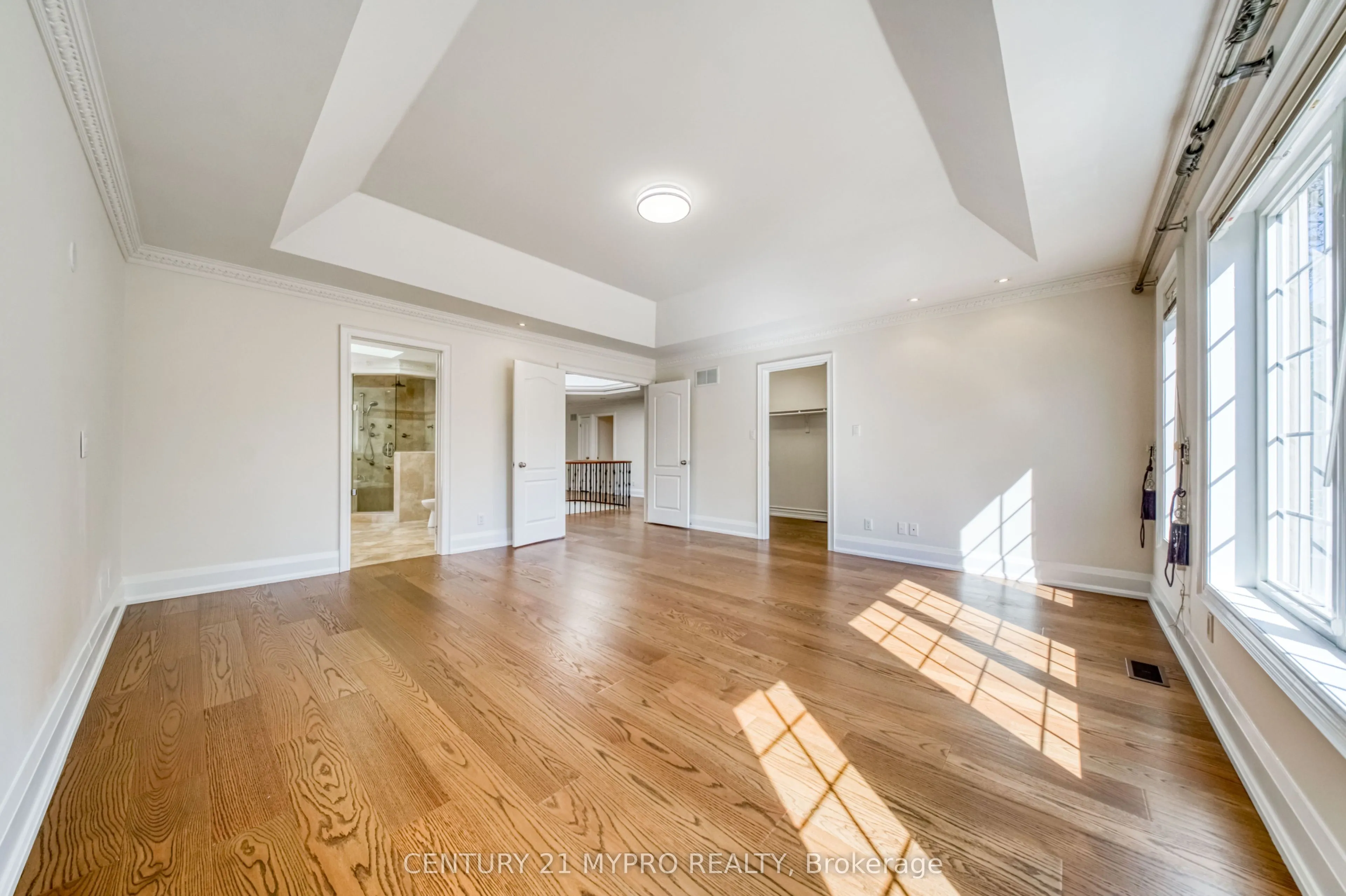 238 Poyntz Avenue