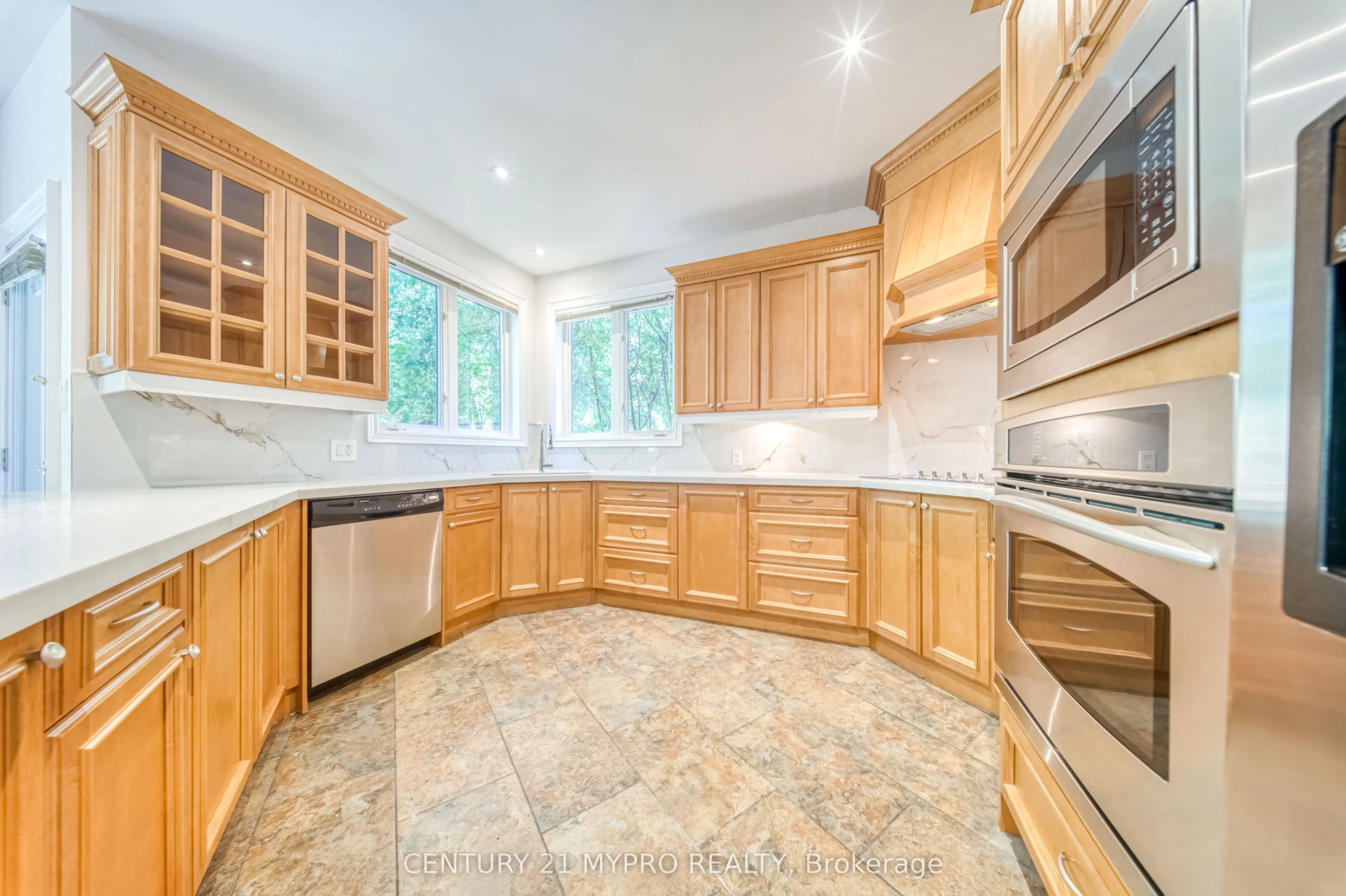 238 Poyntz Avenue