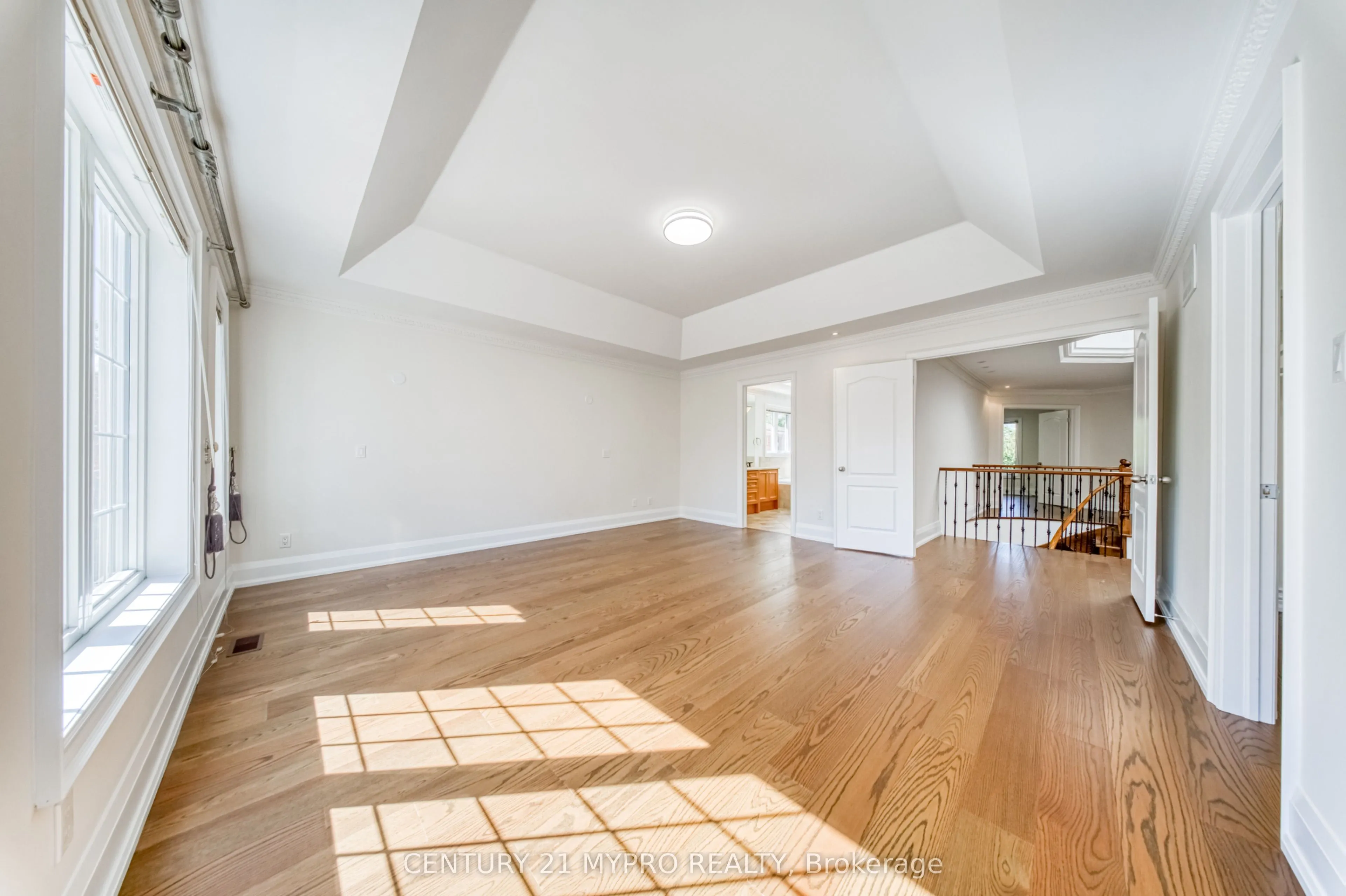 238 Poyntz Avenue