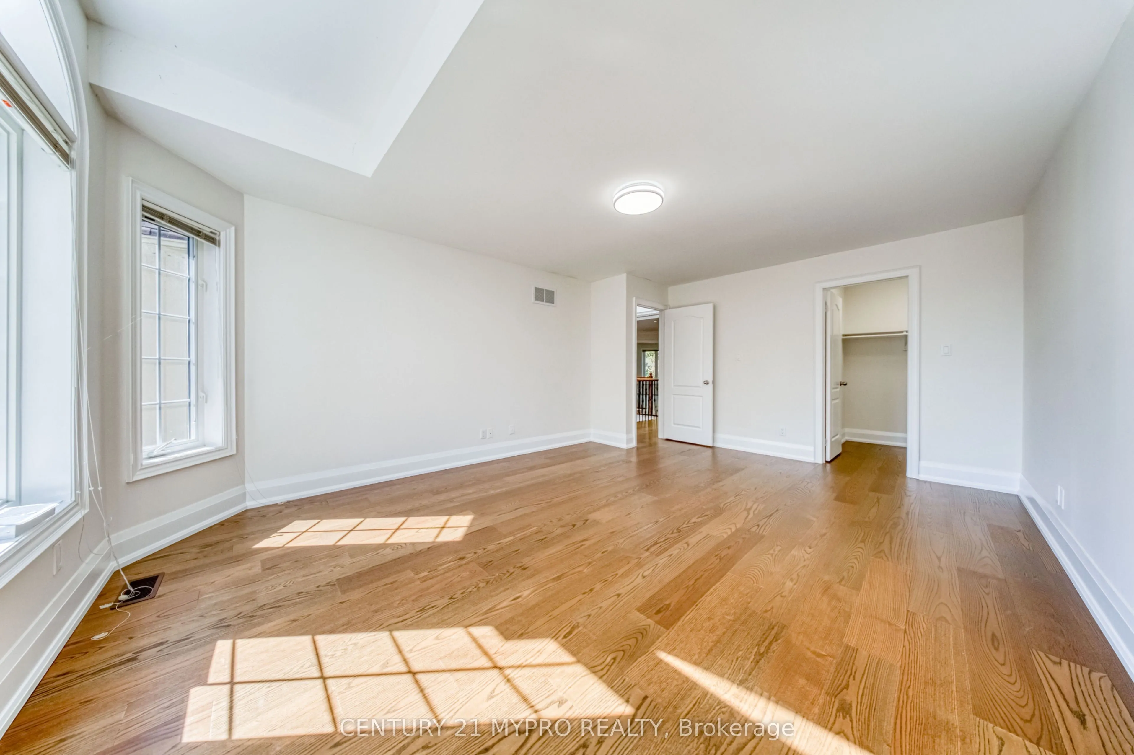 238 Poyntz Avenue