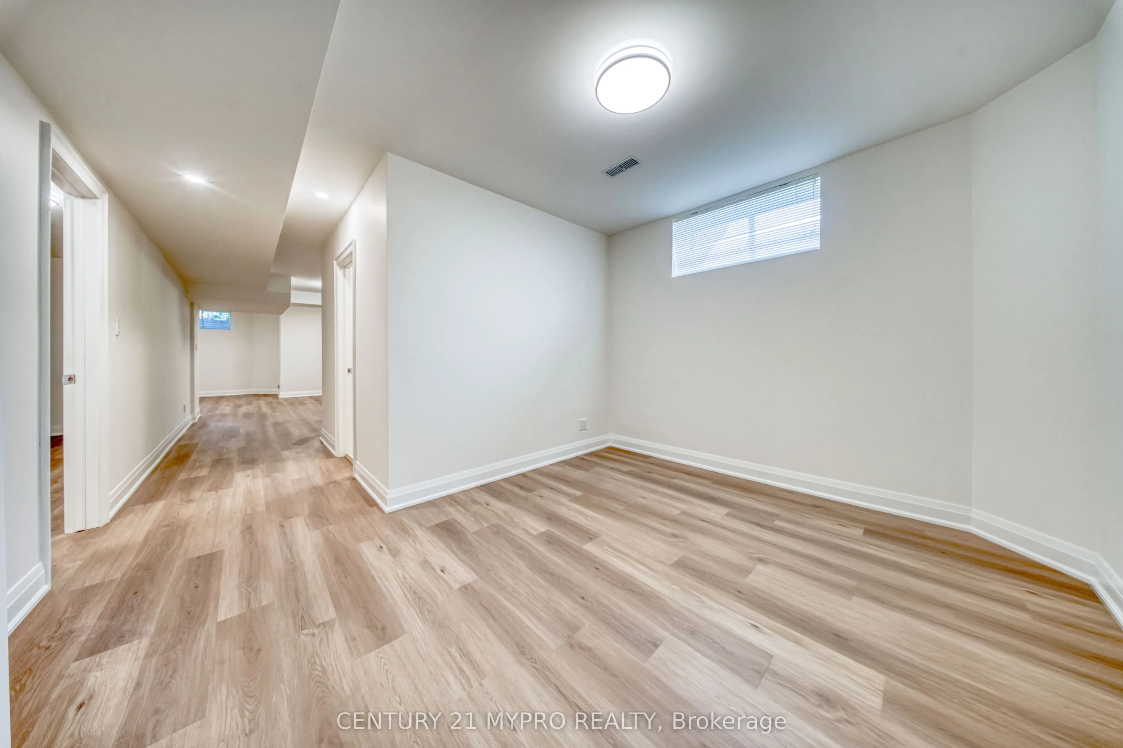 238 Poyntz Avenue