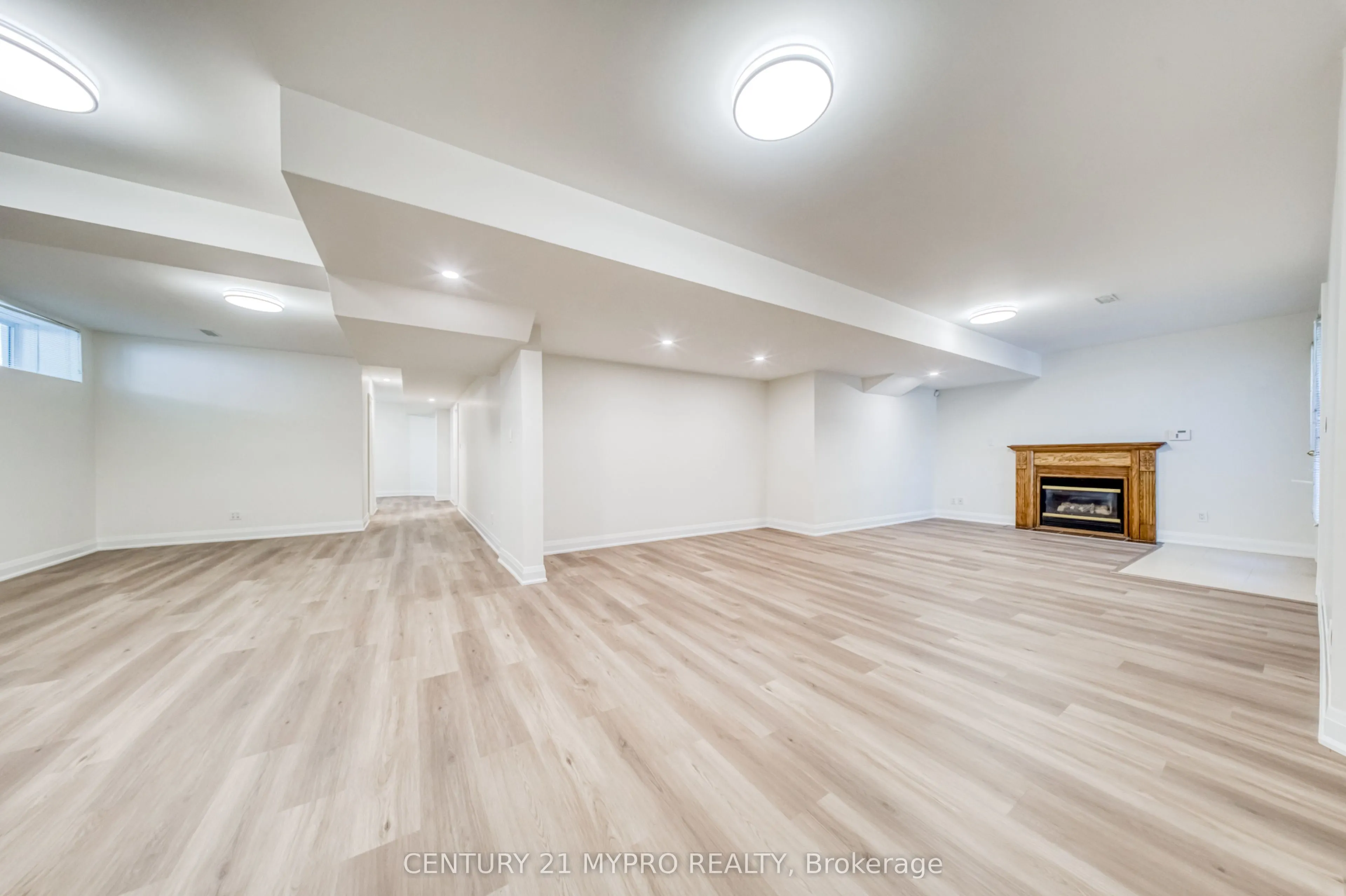 238 Poyntz Avenue