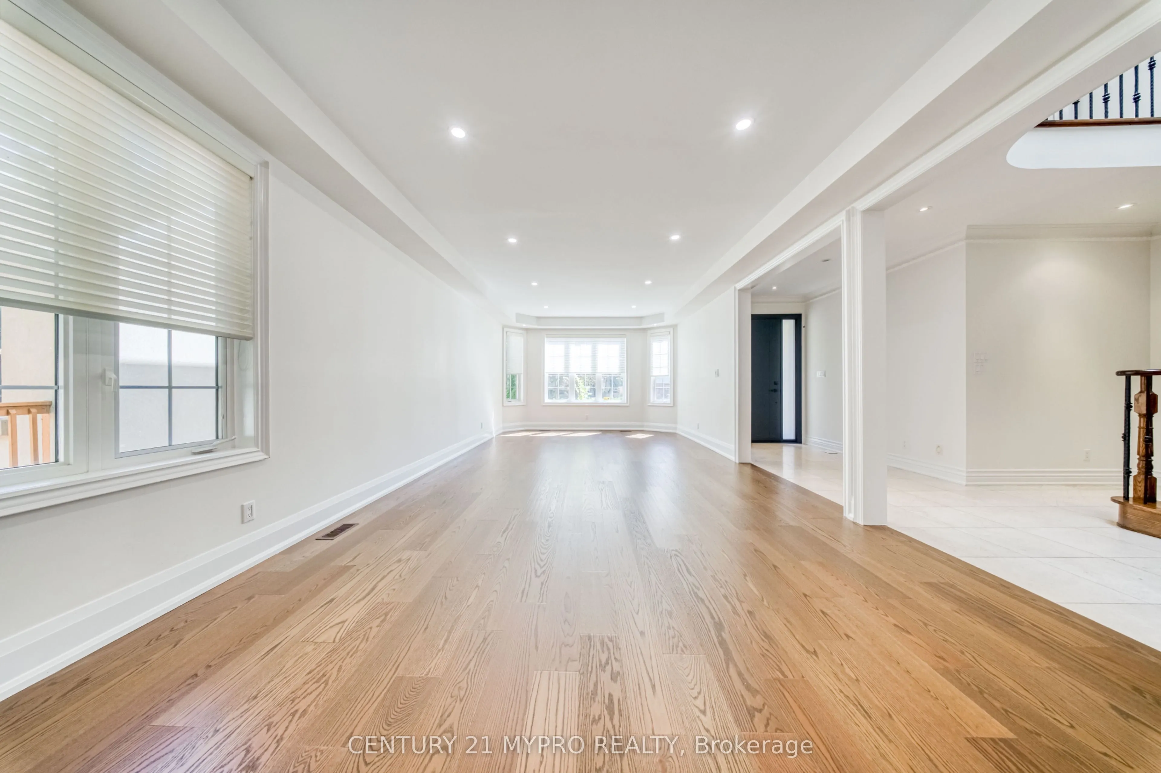 238 Poyntz Avenue