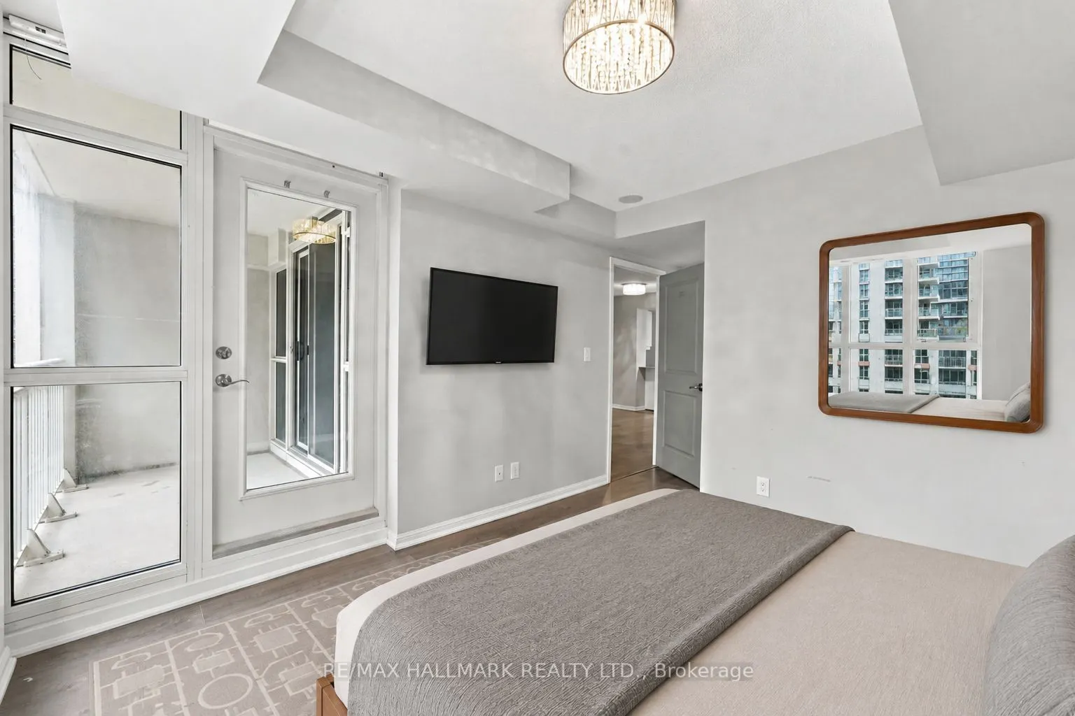 35 Bastion Street #706