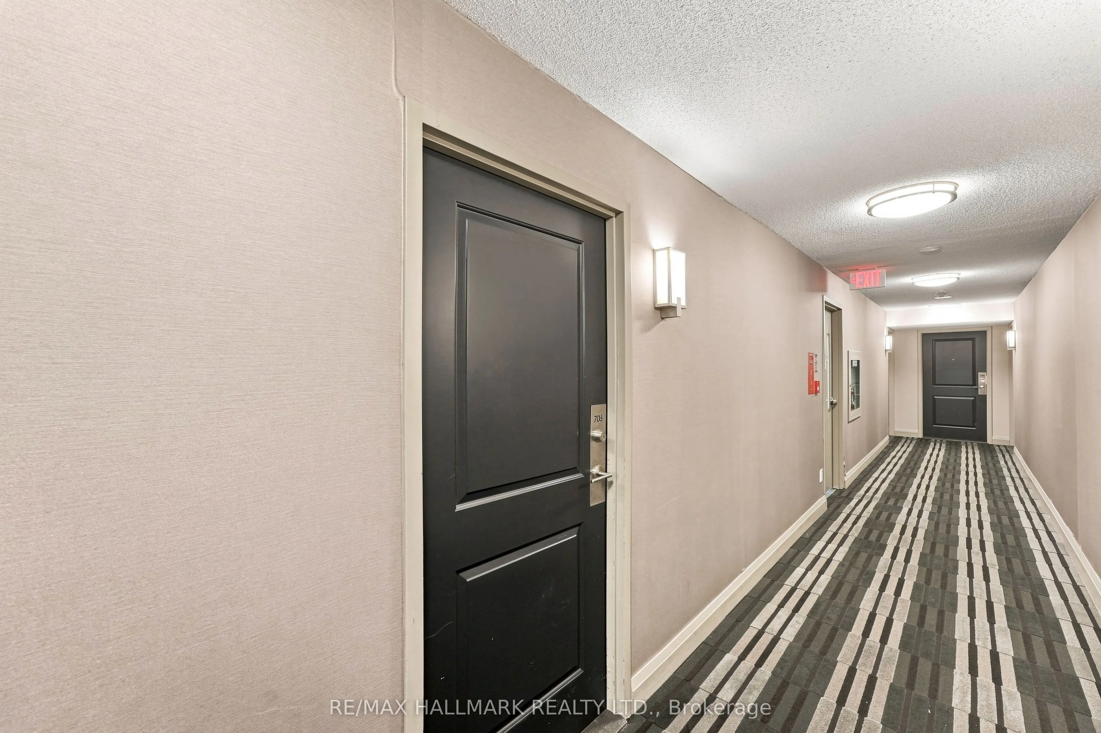 35 Bastion Street #706
