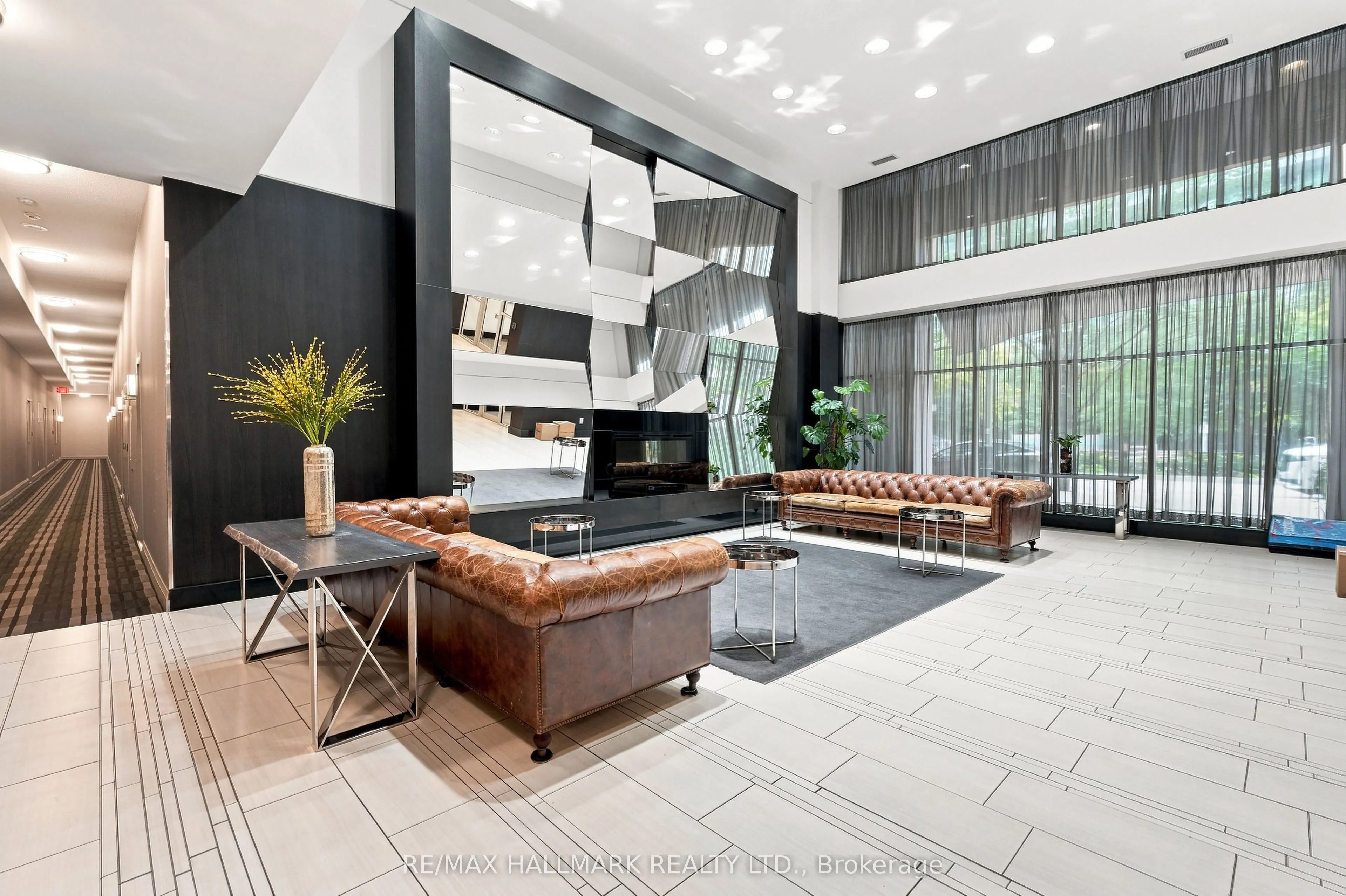 35 Bastion Street #706