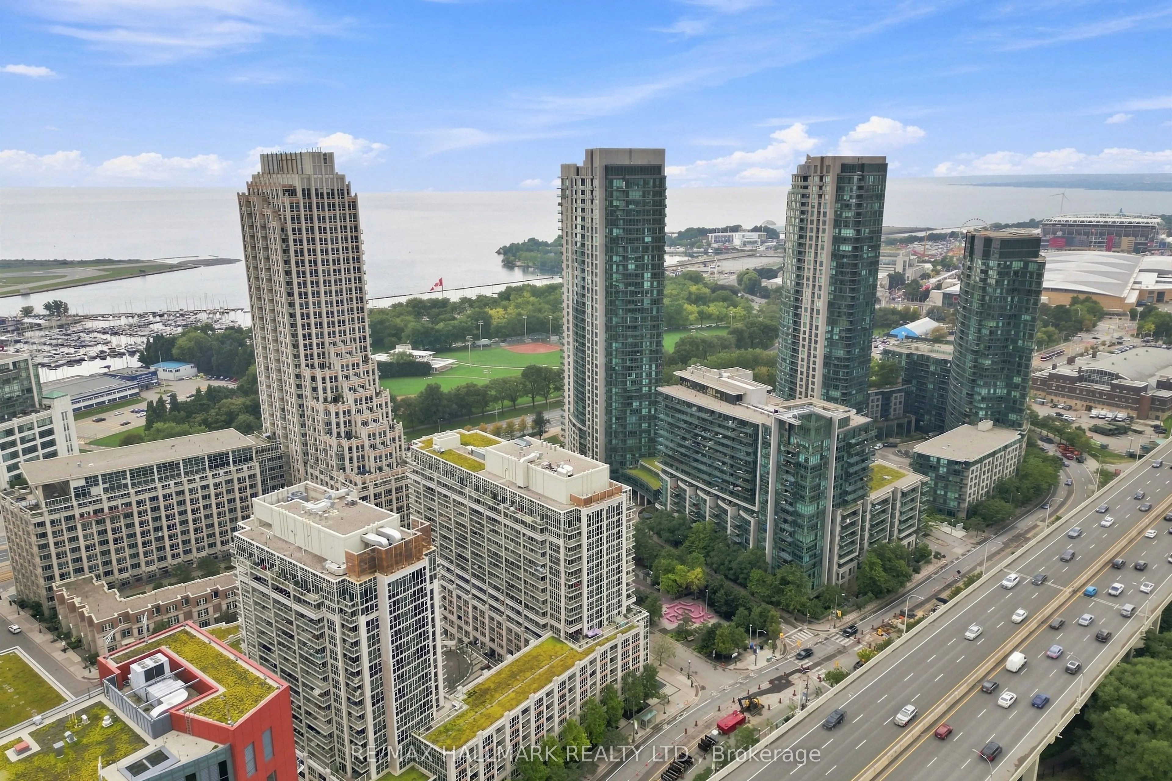 35 Bastion Street #706