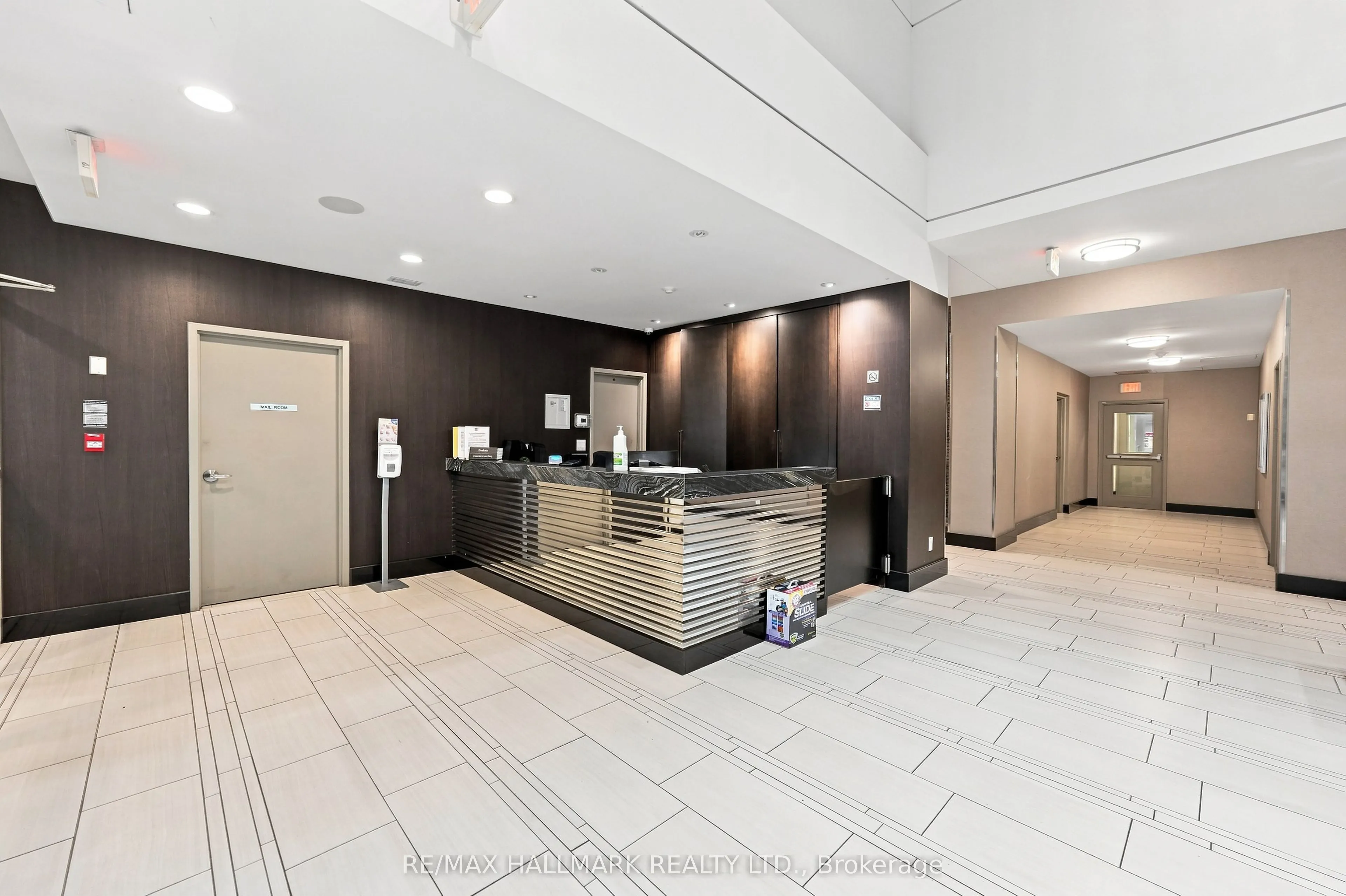 35 Bastion Street #706