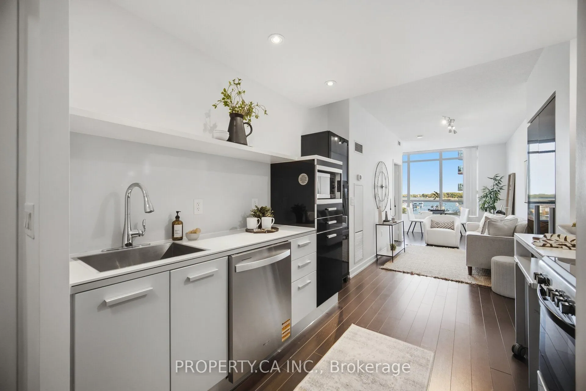 38 Dan Leckie Way #508