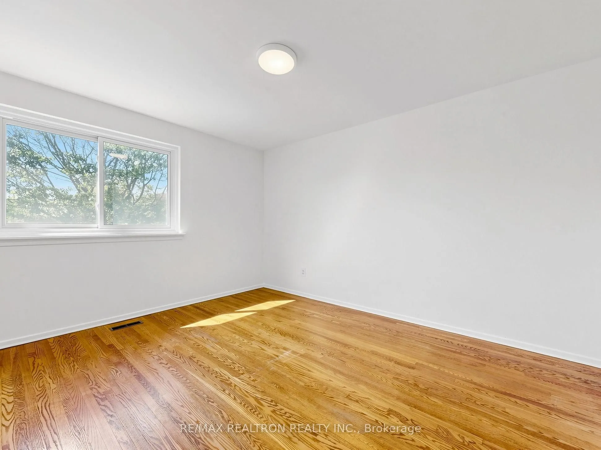 35 Rochelle Crescent