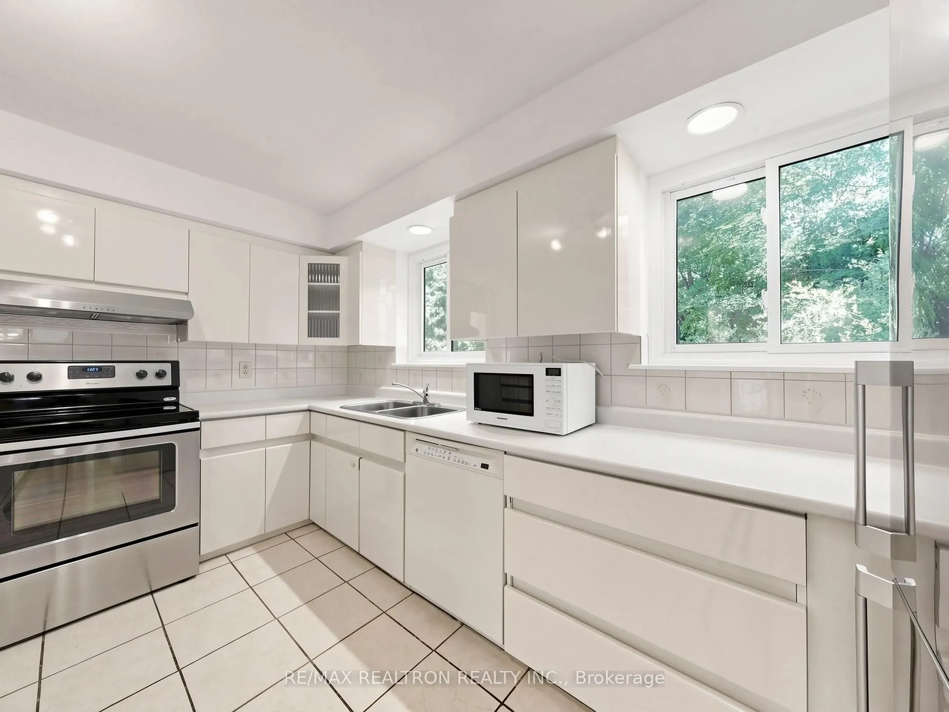 35 Rochelle Crescent