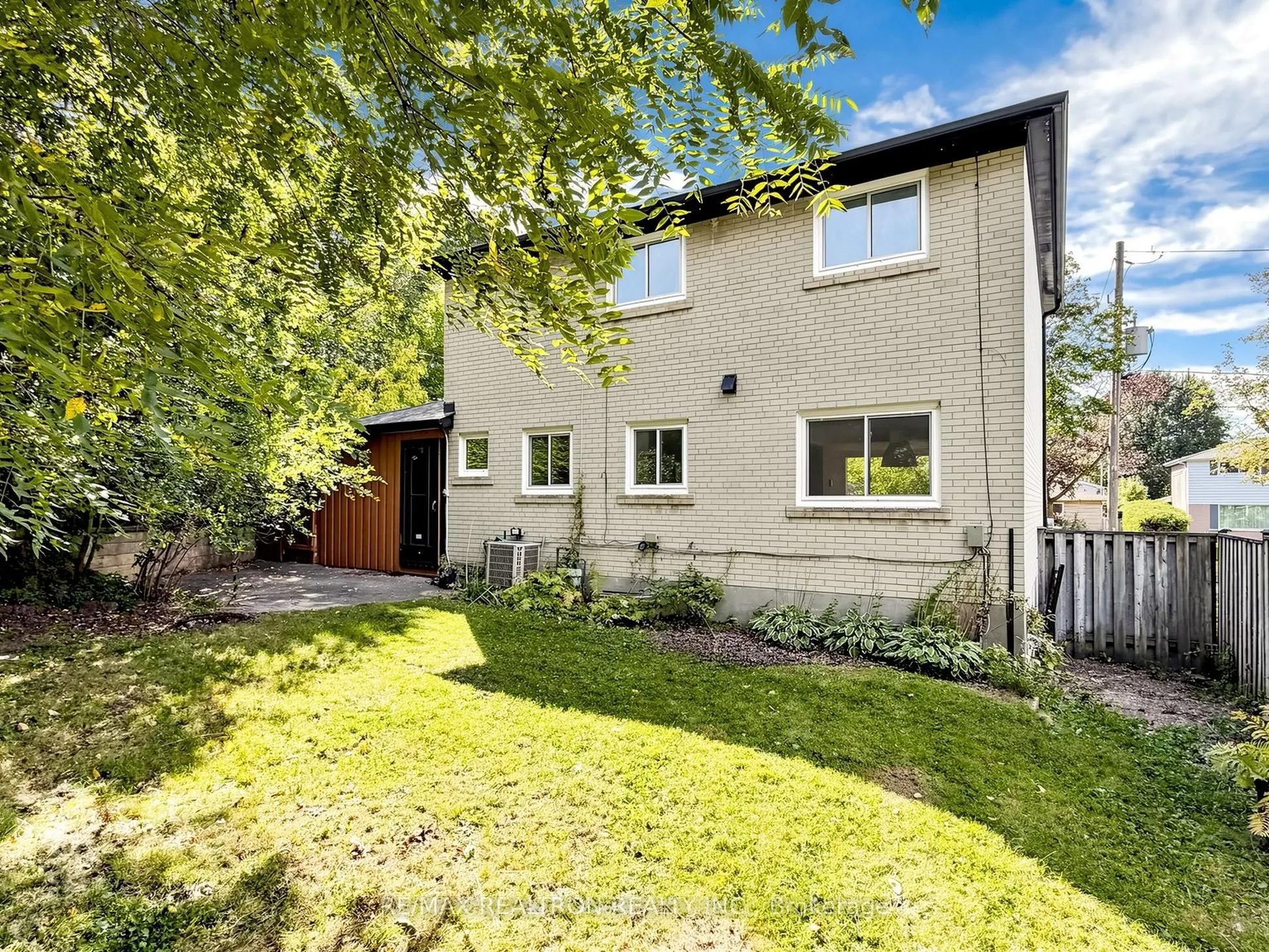 35 Rochelle Crescent