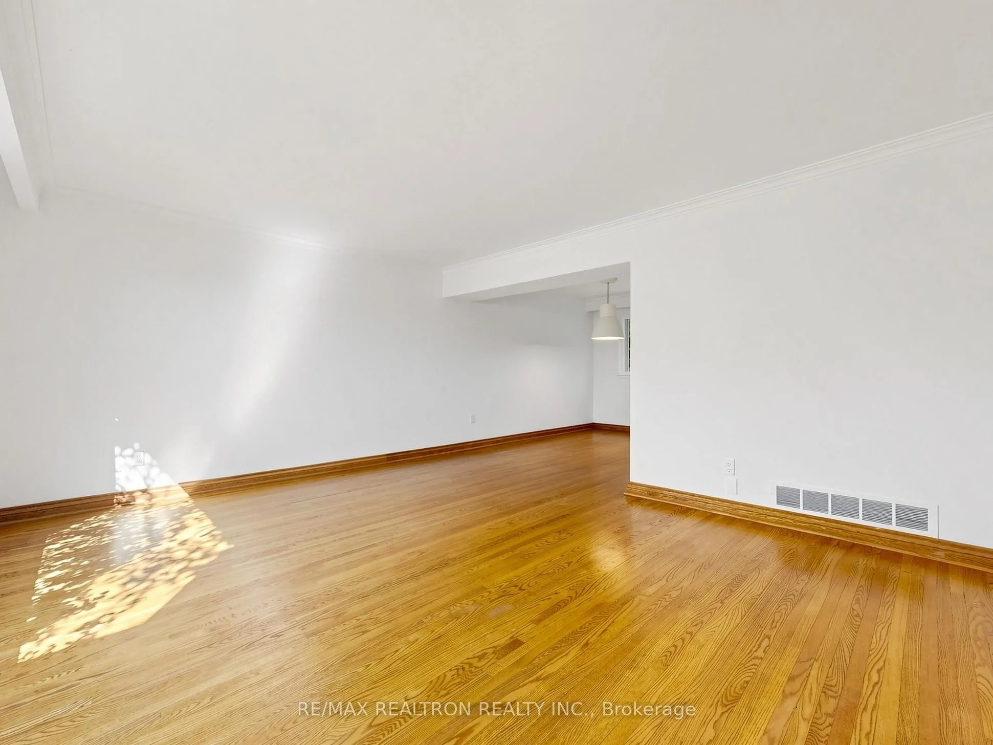 35 Rochelle Crescent