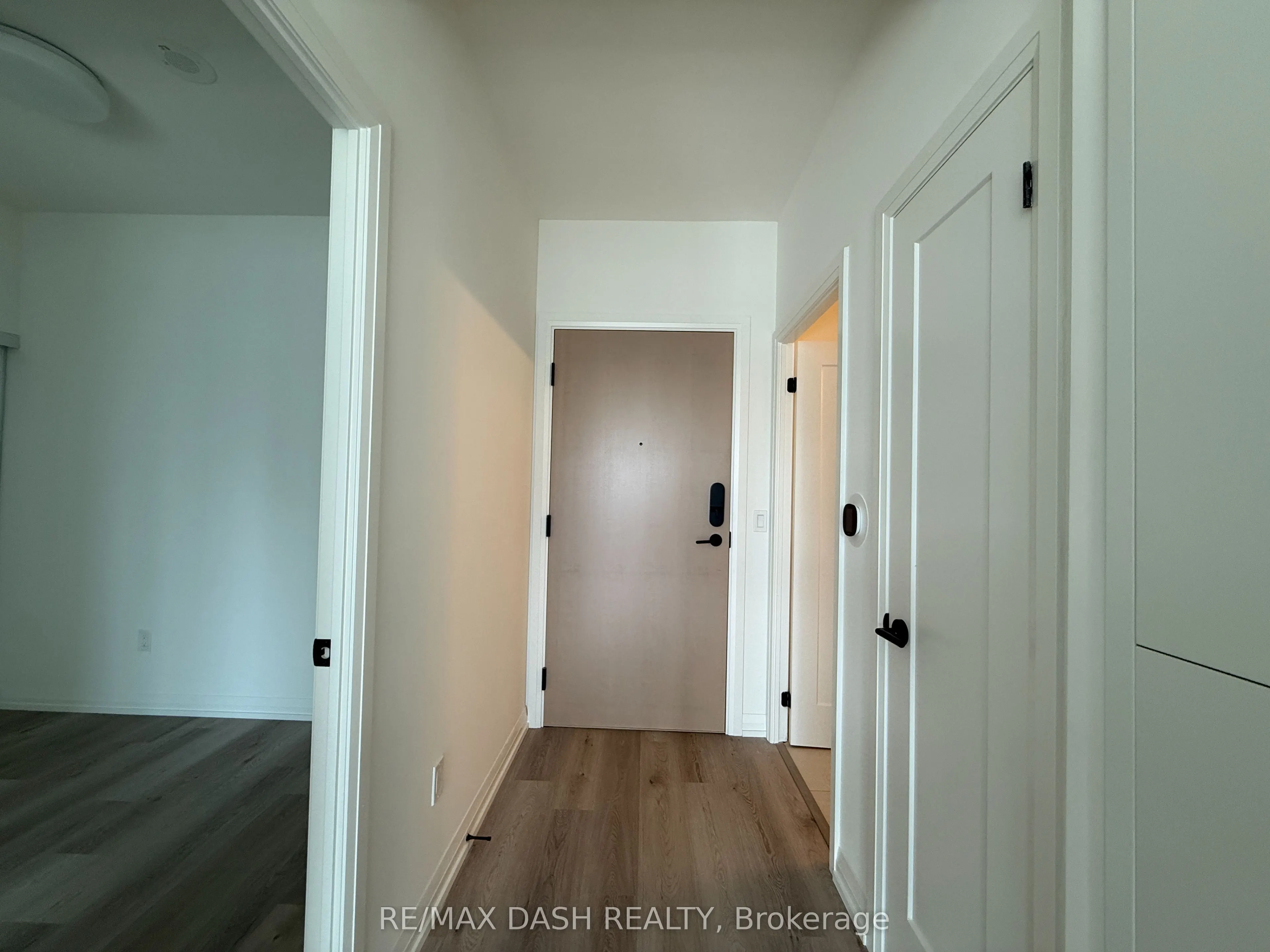 280 Dundas Street W #3109