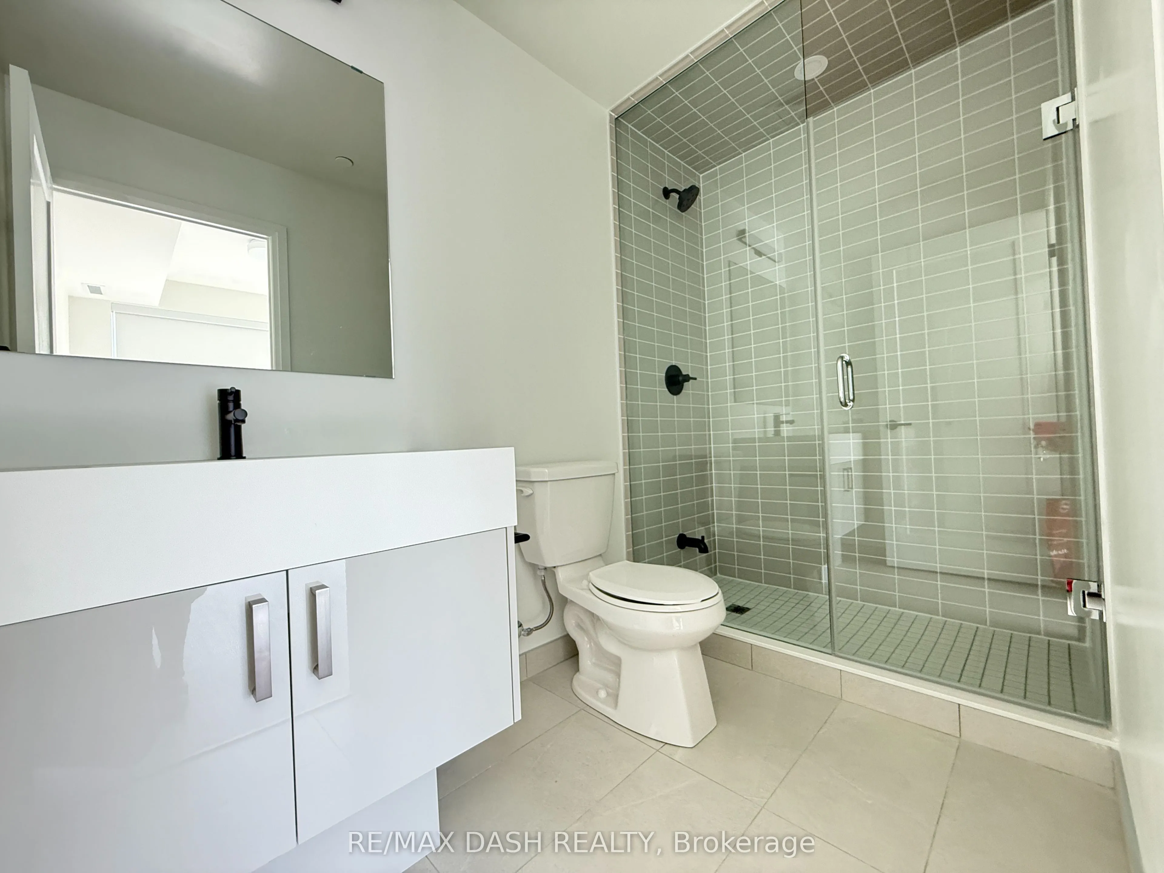 280 Dundas Street W #3109