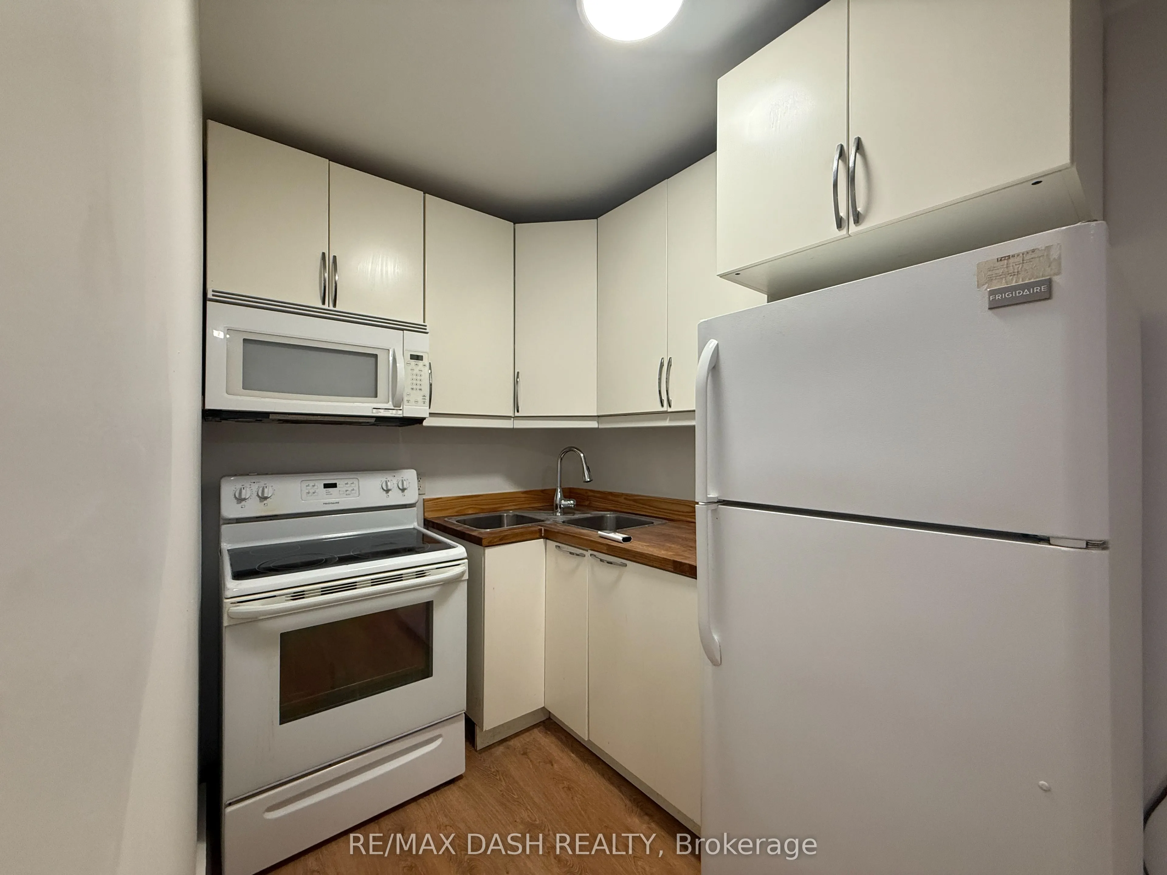 1303 Bloor Street W #2