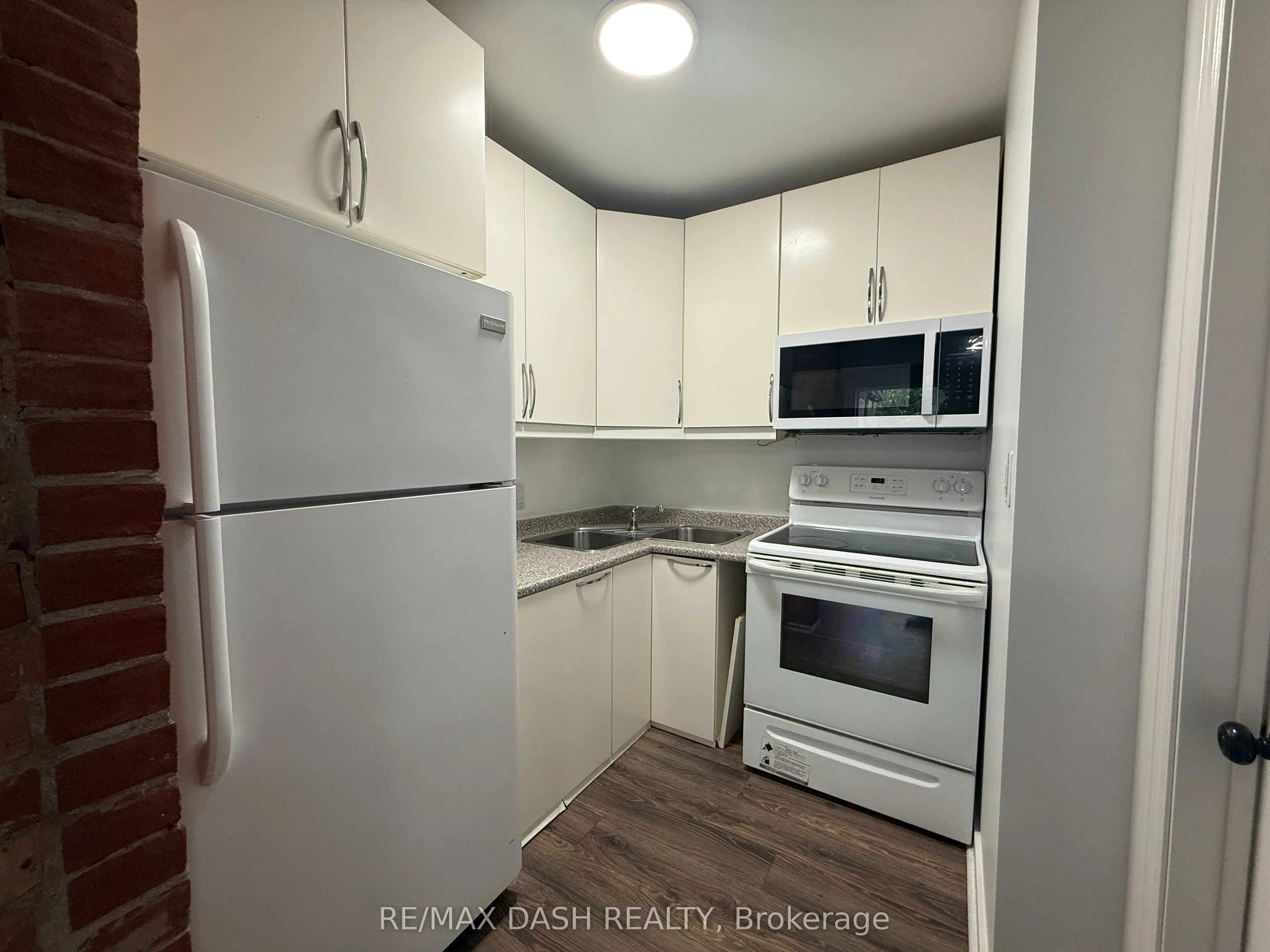 1303 Bloor Street W #3