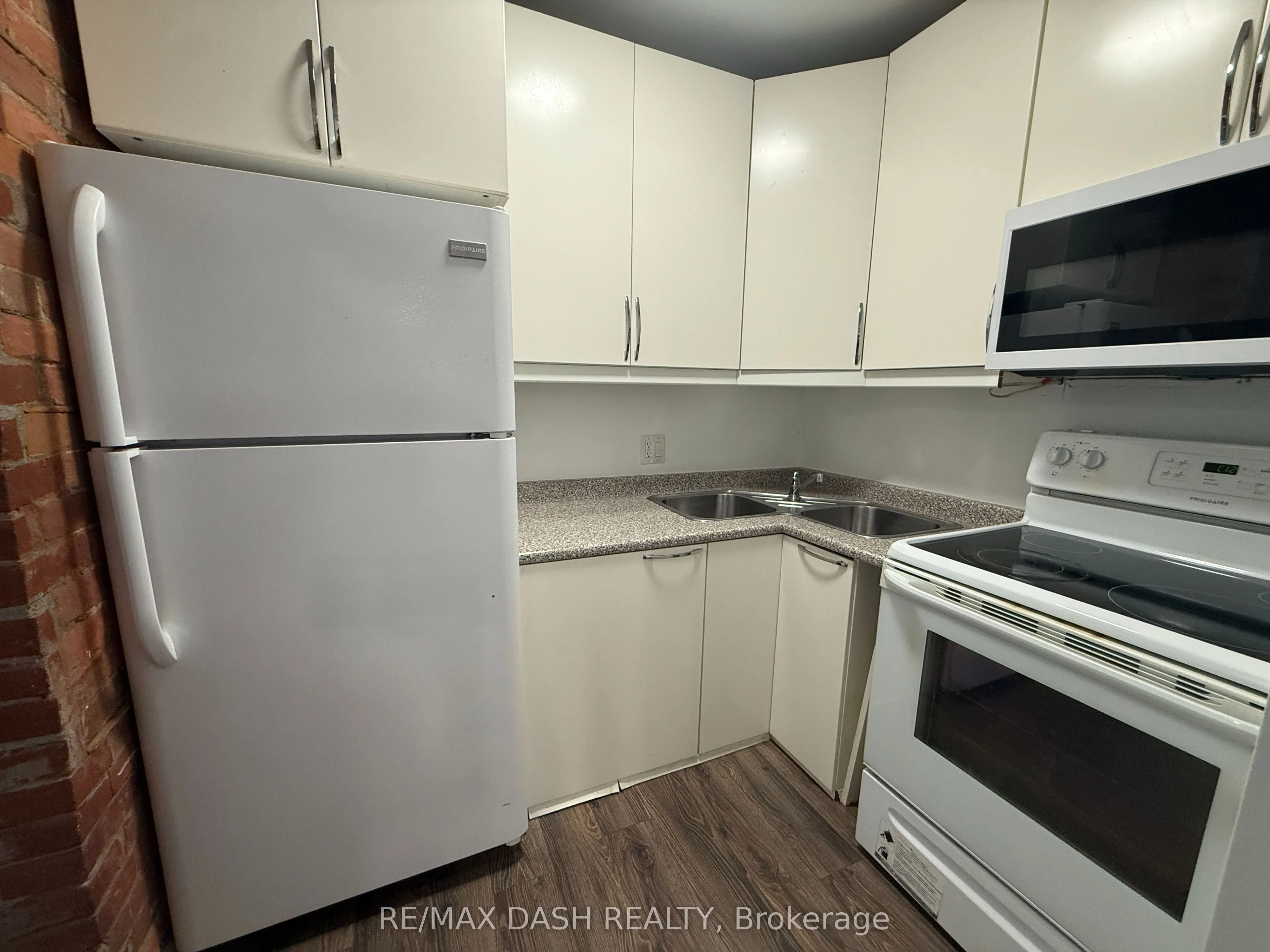 1303 Bloor Street W #3