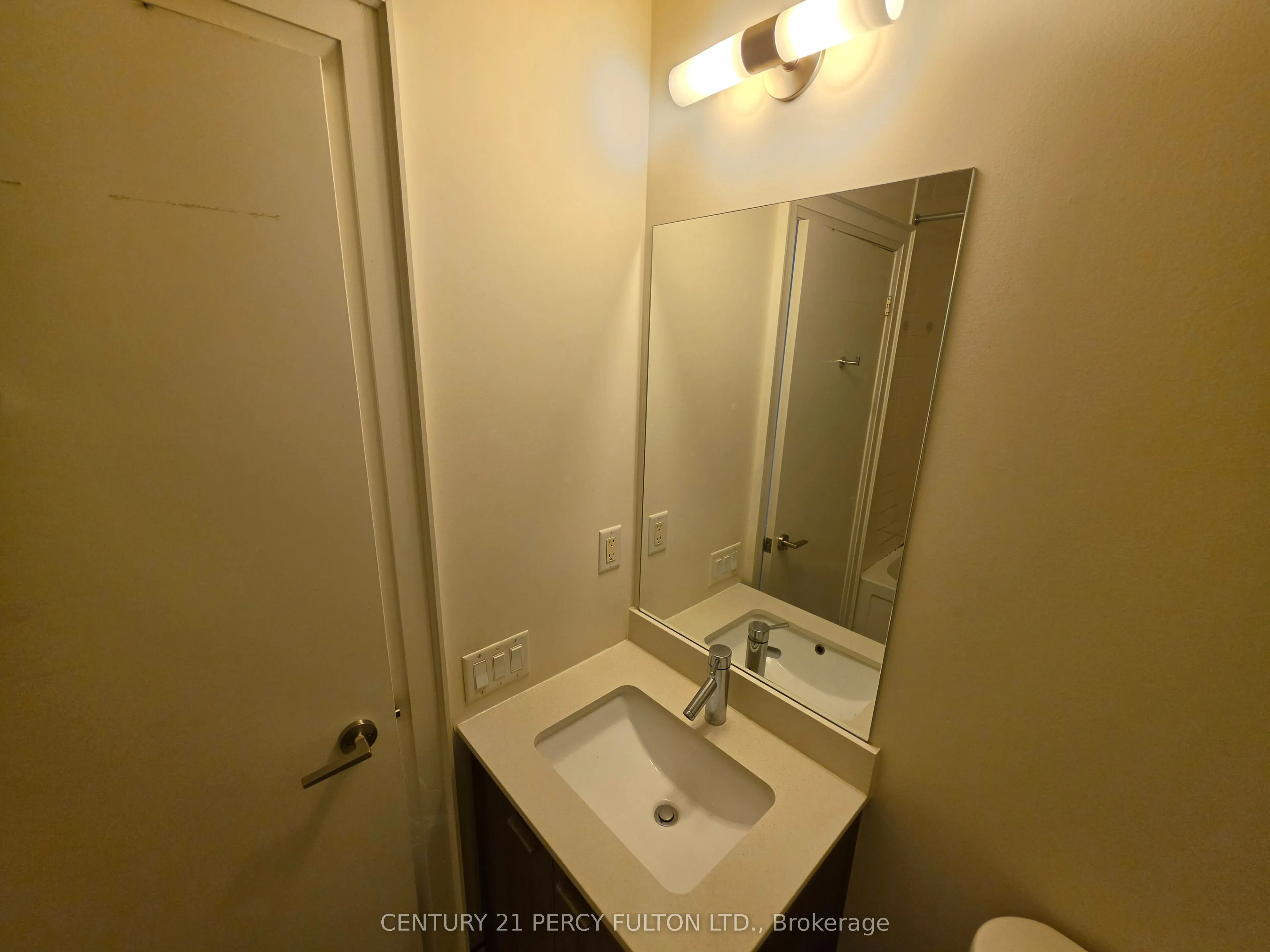 30 Roehampton Avenue #2402