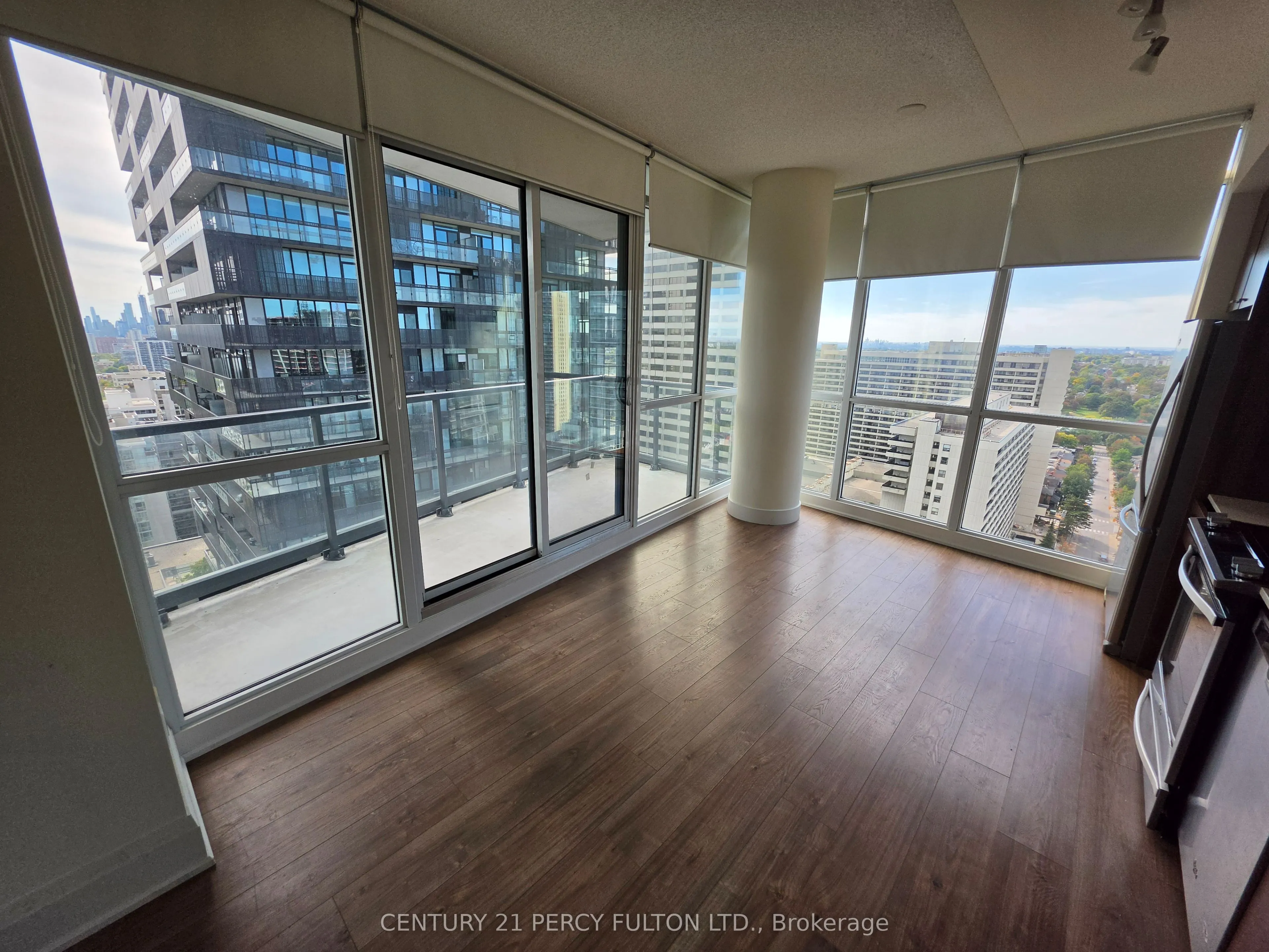 30 Roehampton Avenue #2402