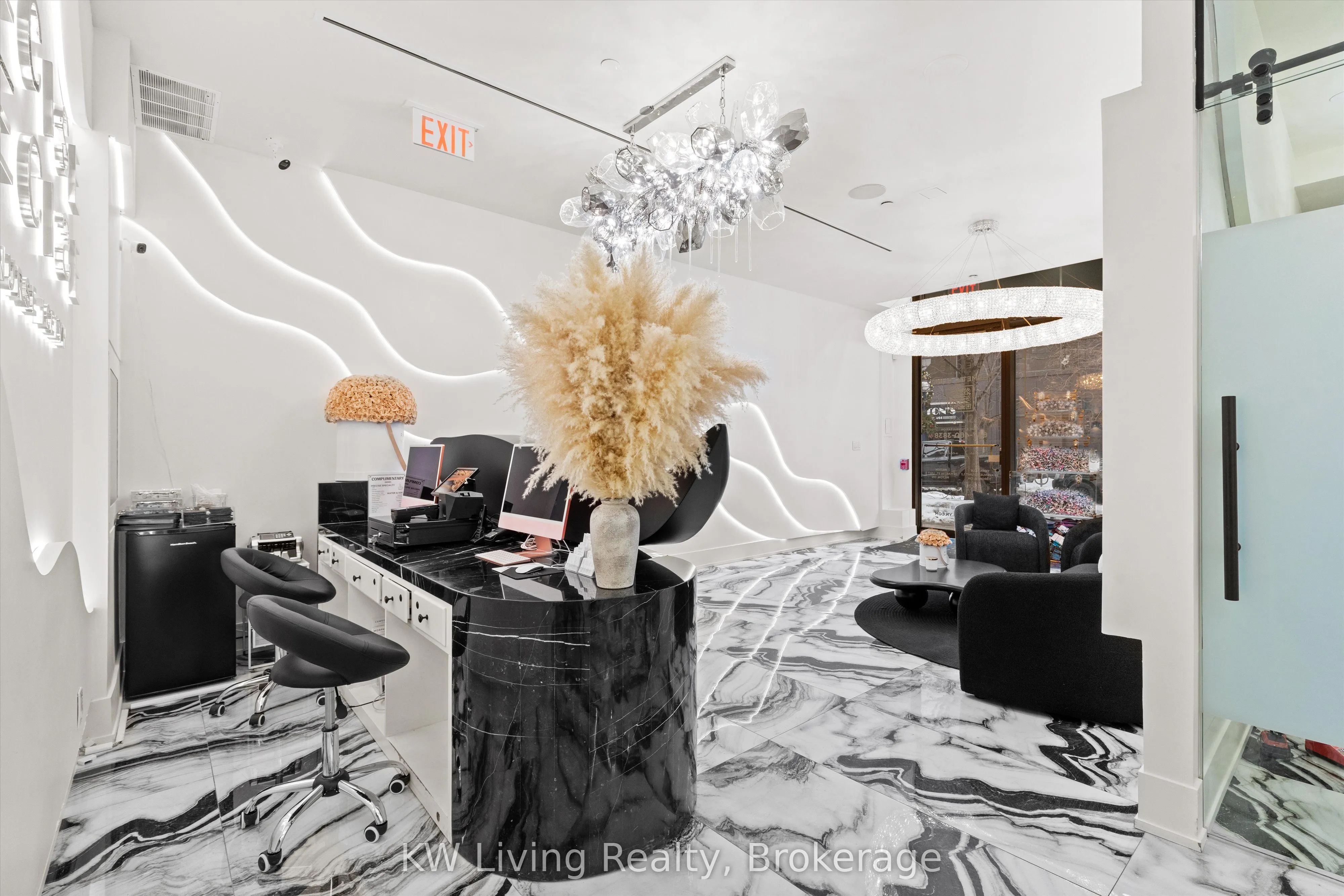 38 Avenue Road #1-2