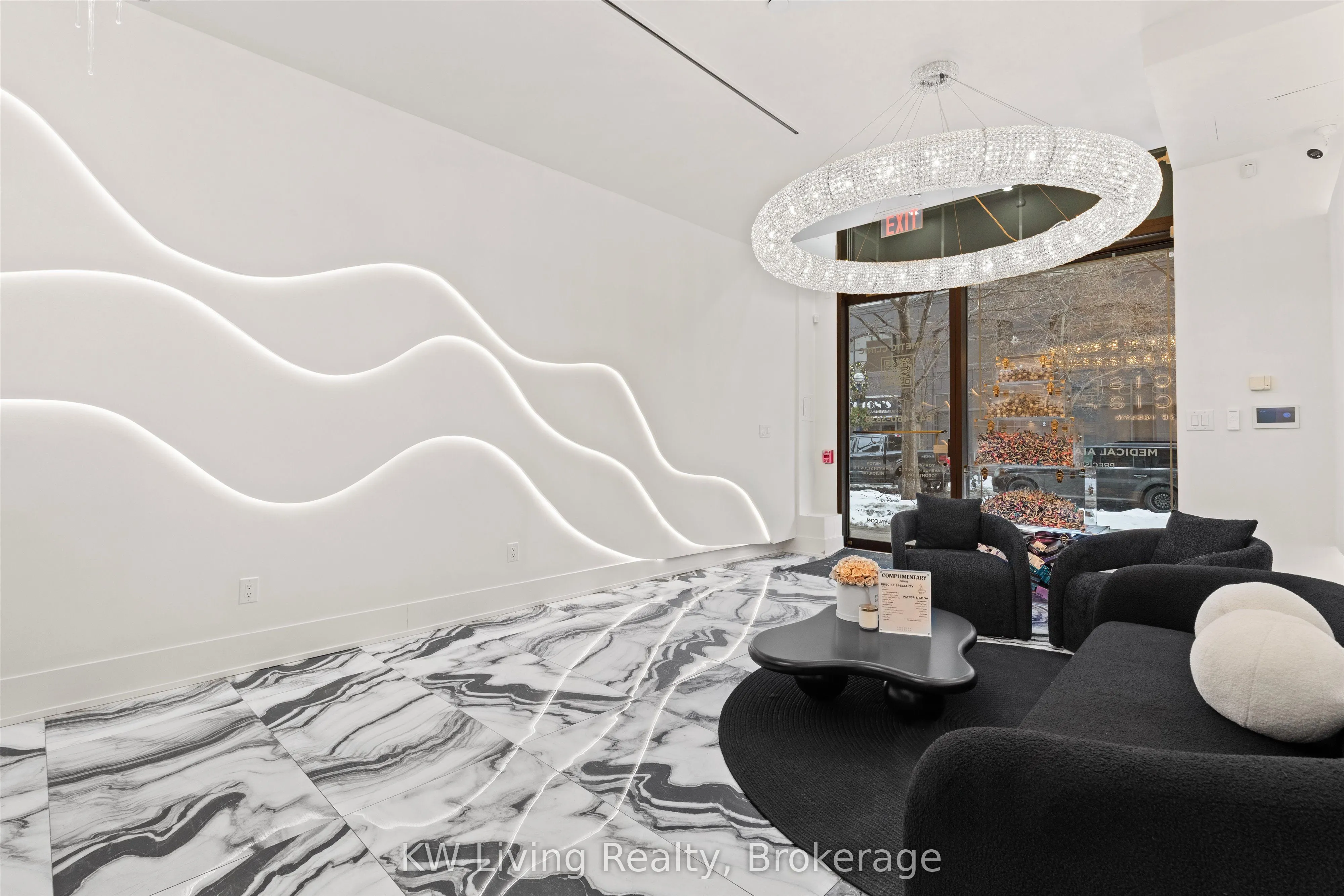 38 Avenue Road #1-2