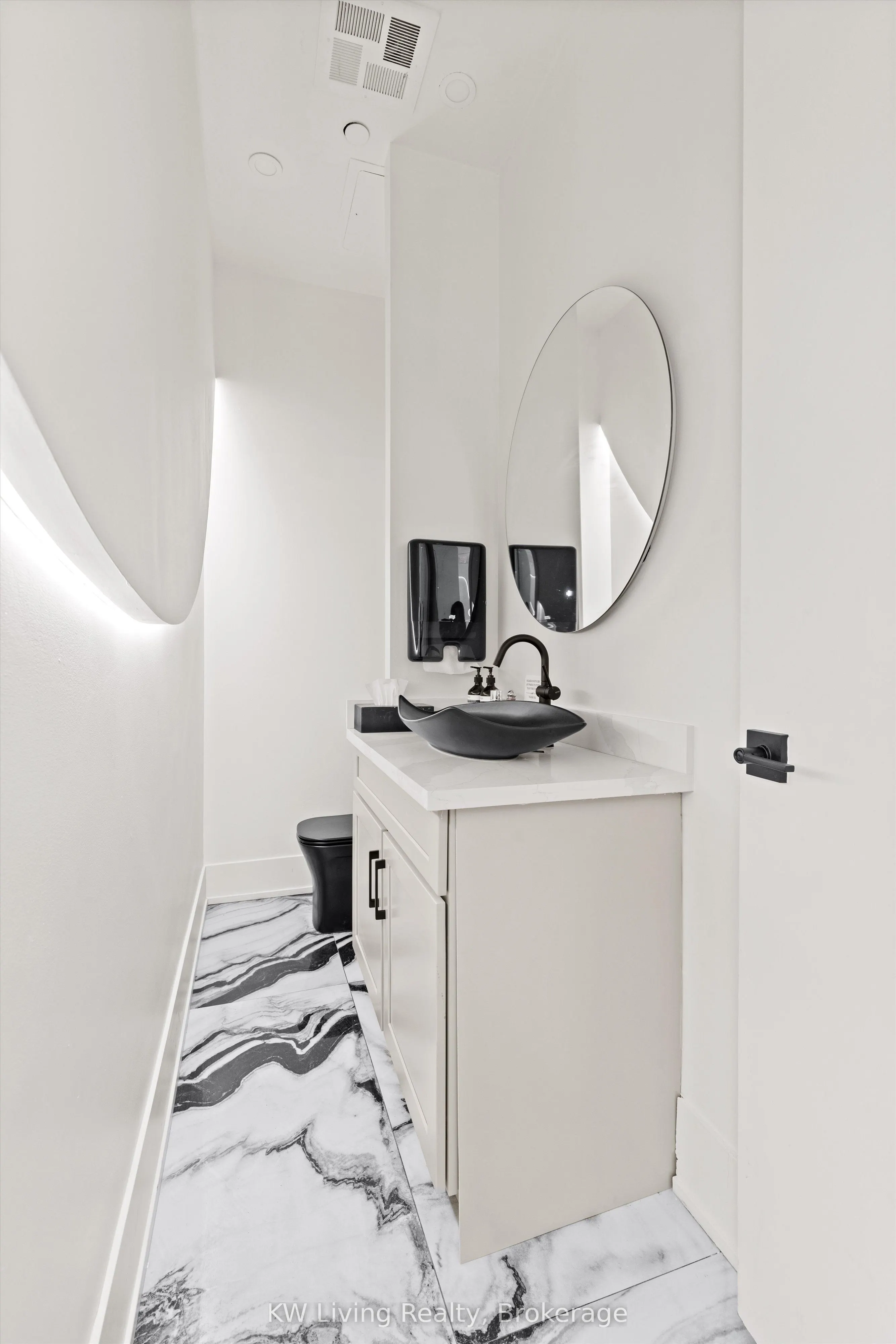 38 Avenue Road #1-2