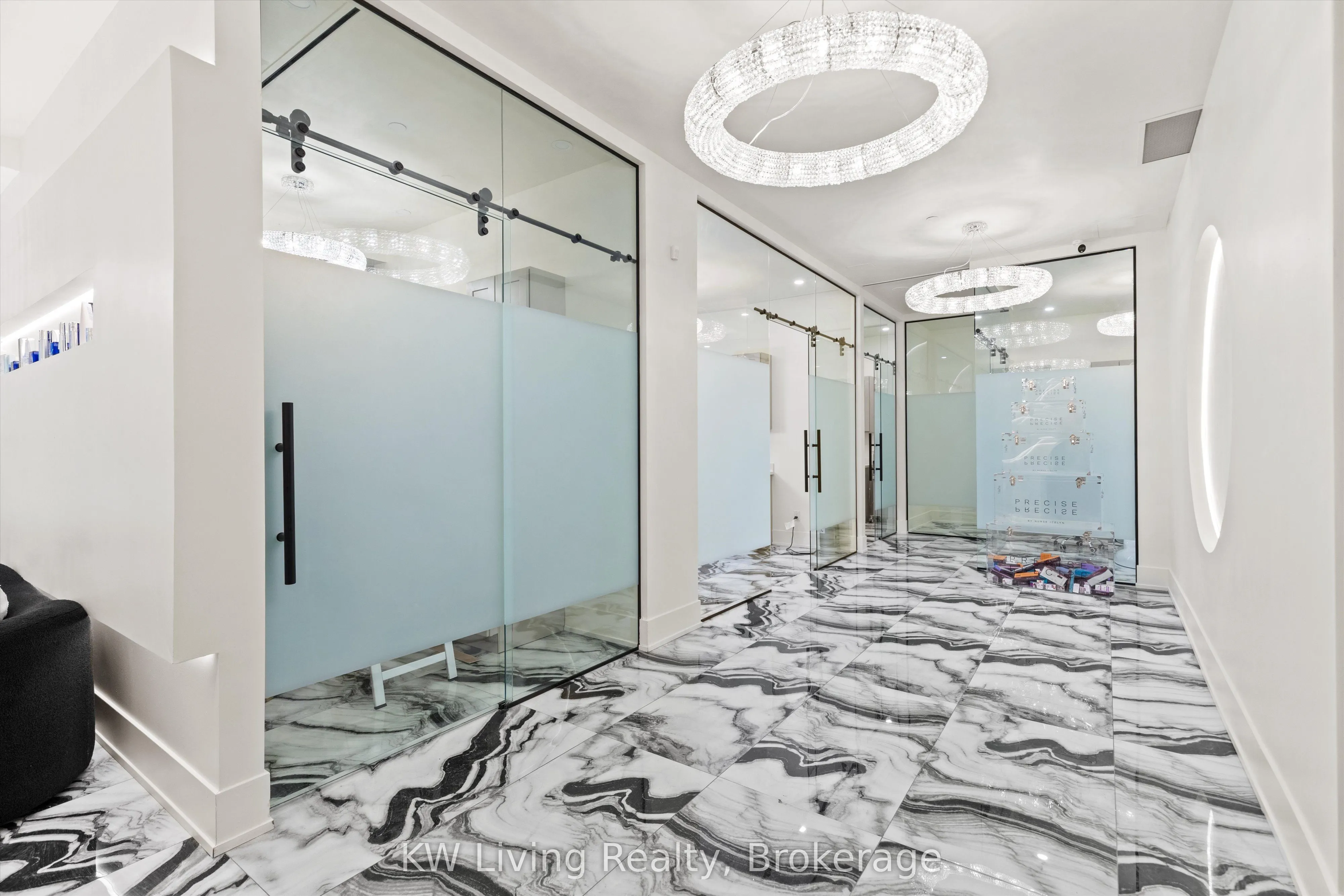 38 Avenue Road #1-2