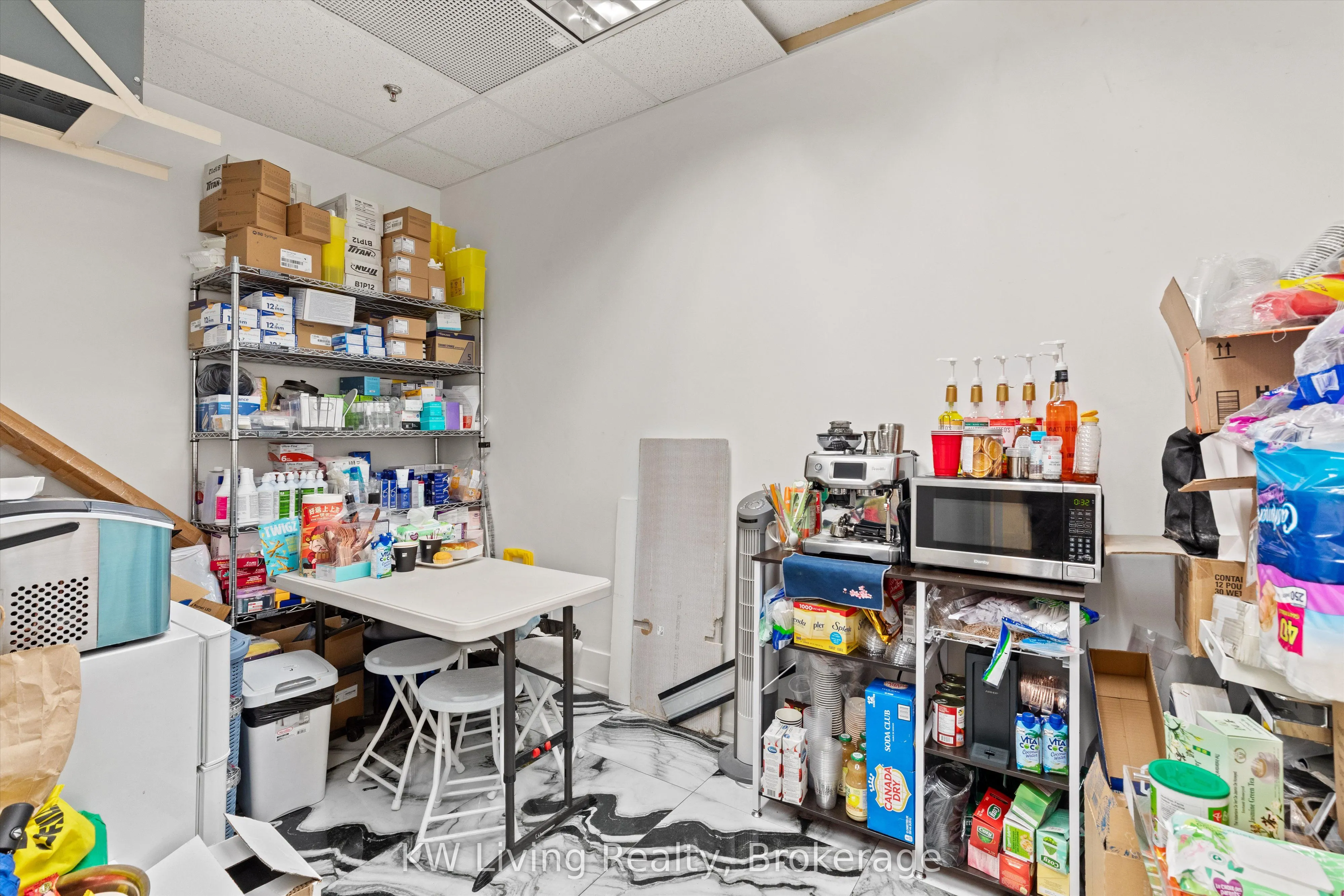 38 Avenue Road #1-2