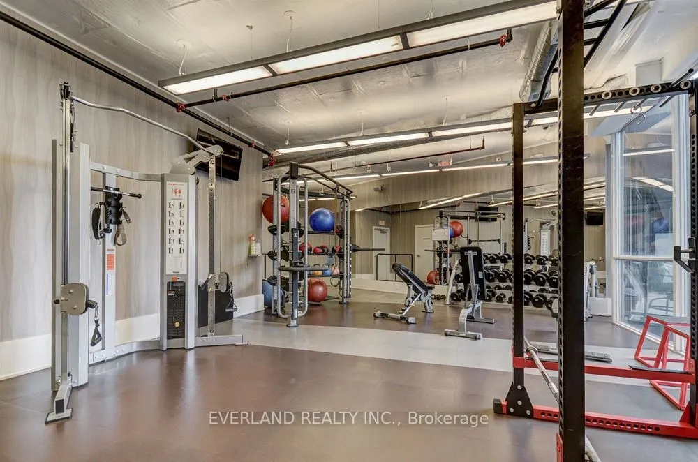 20 Bruyeres Mews #201