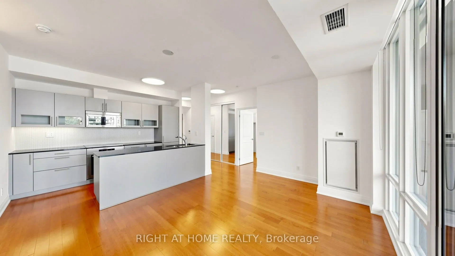 1 Bedford Road #422
