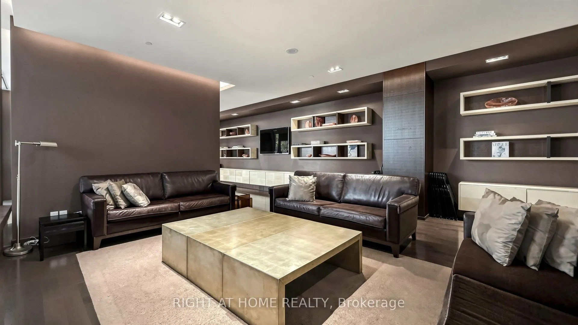 1 Bedford Road #422