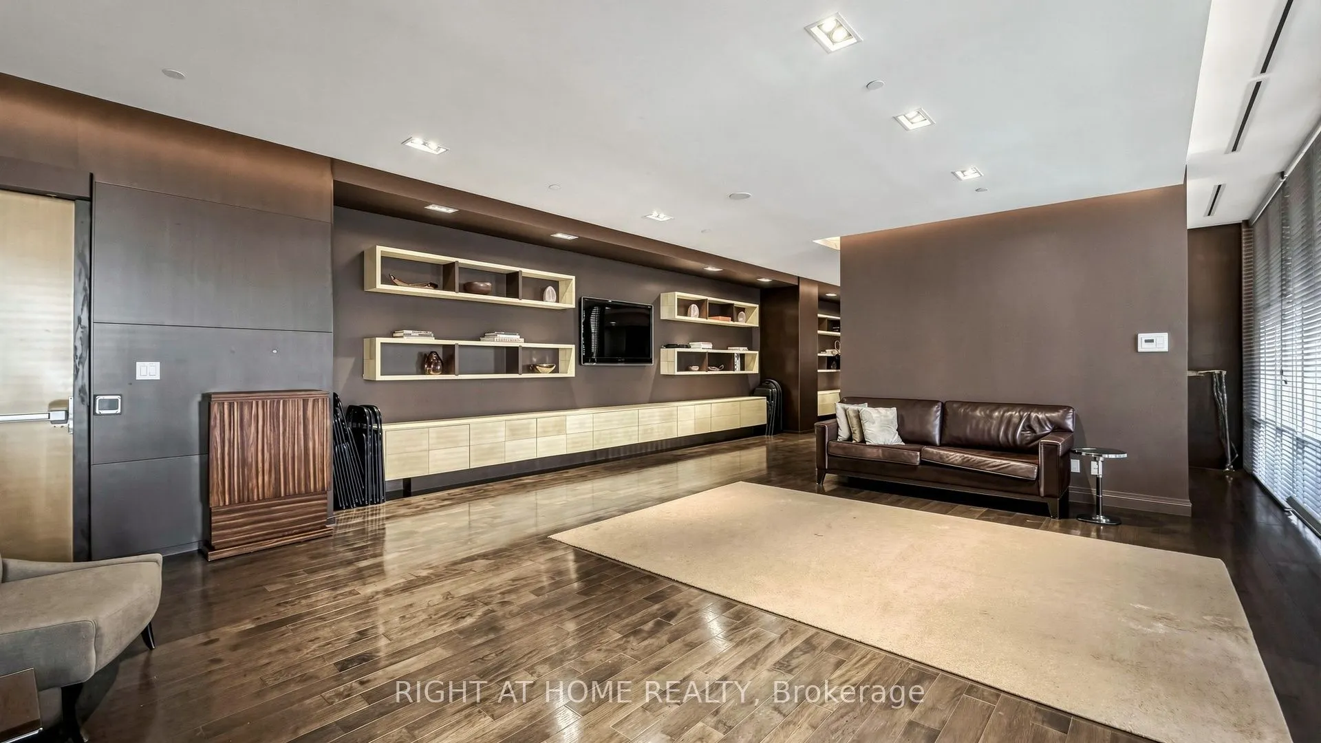 1 Bedford Road #422