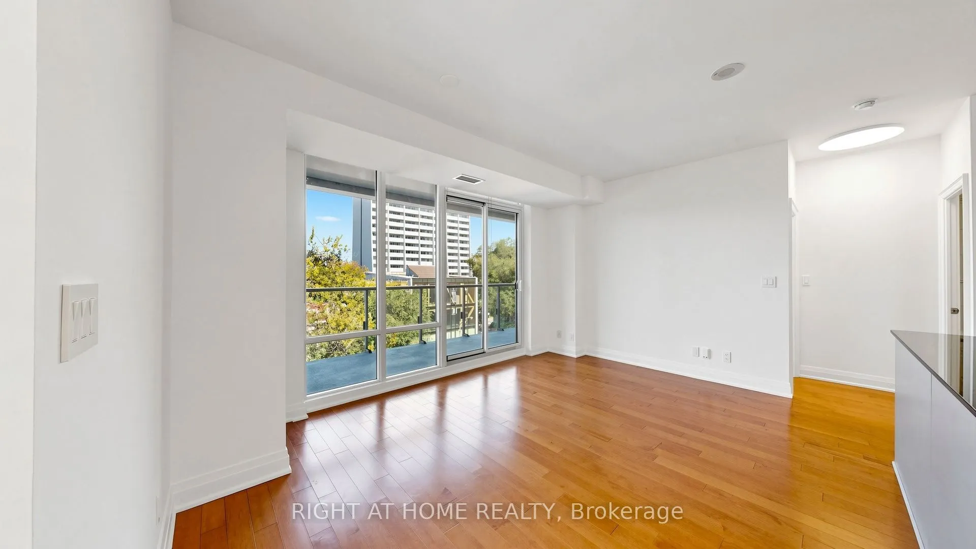 1 Bedford Road #422