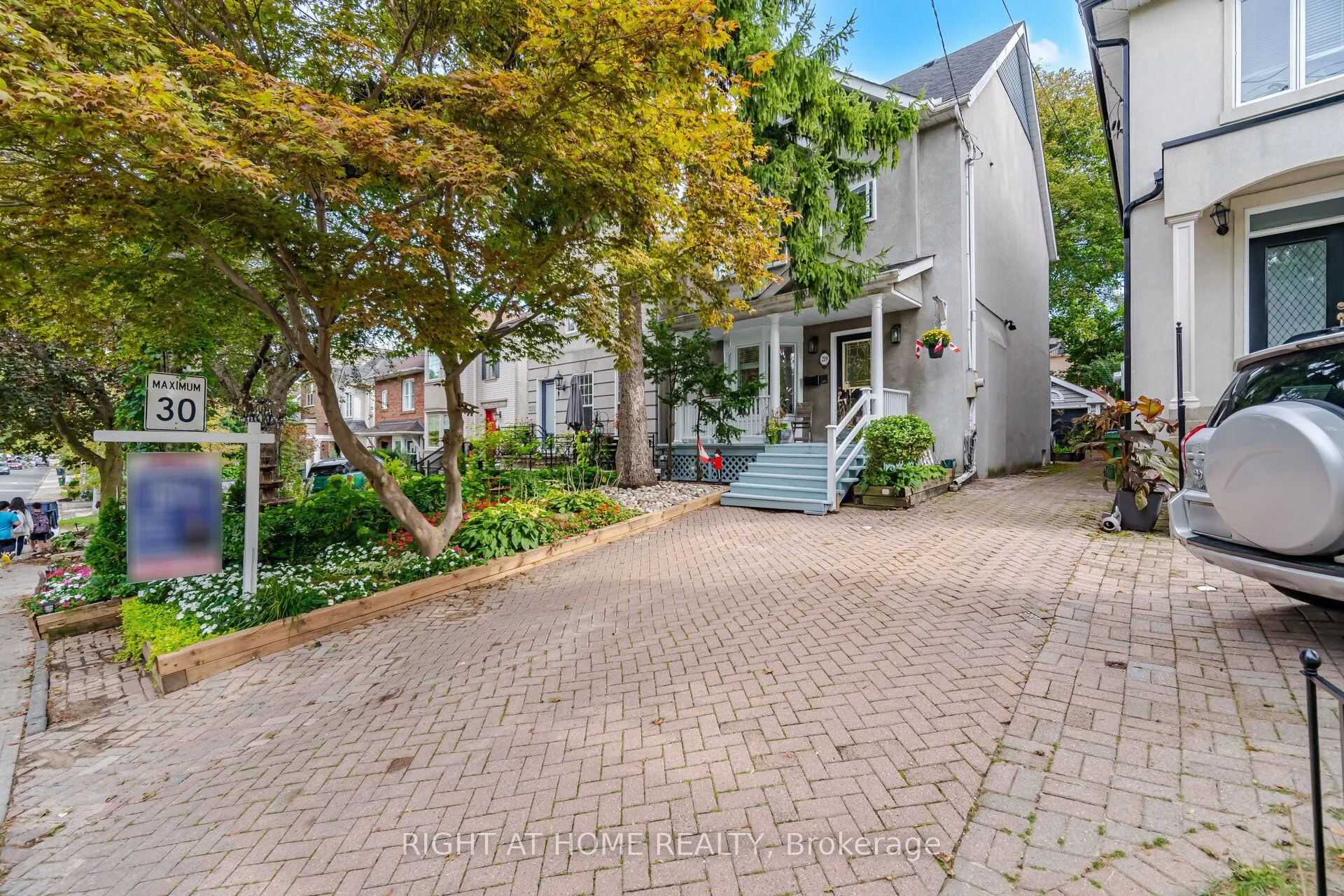 219 Broadway Avenue