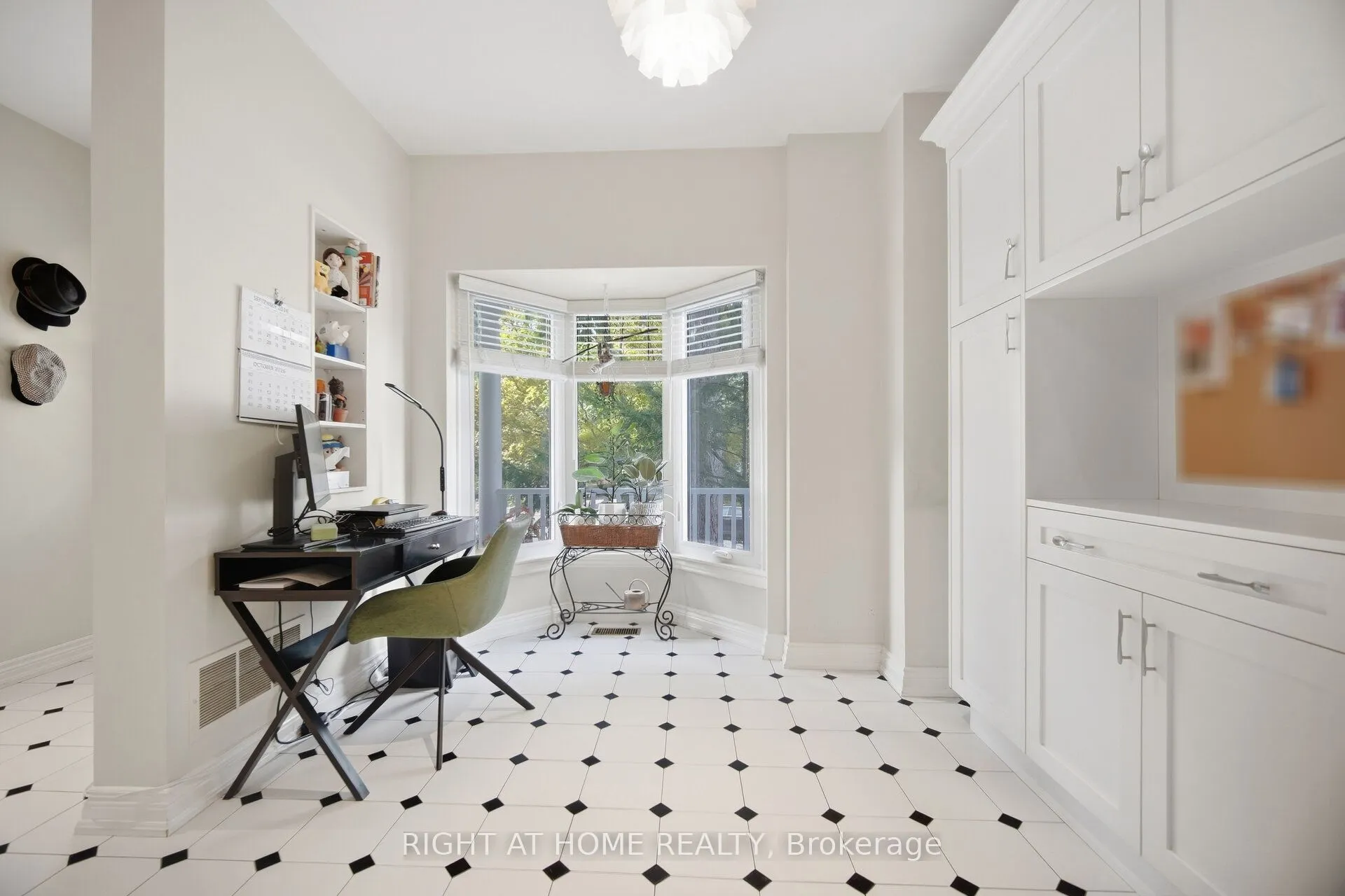 219 Broadway Avenue