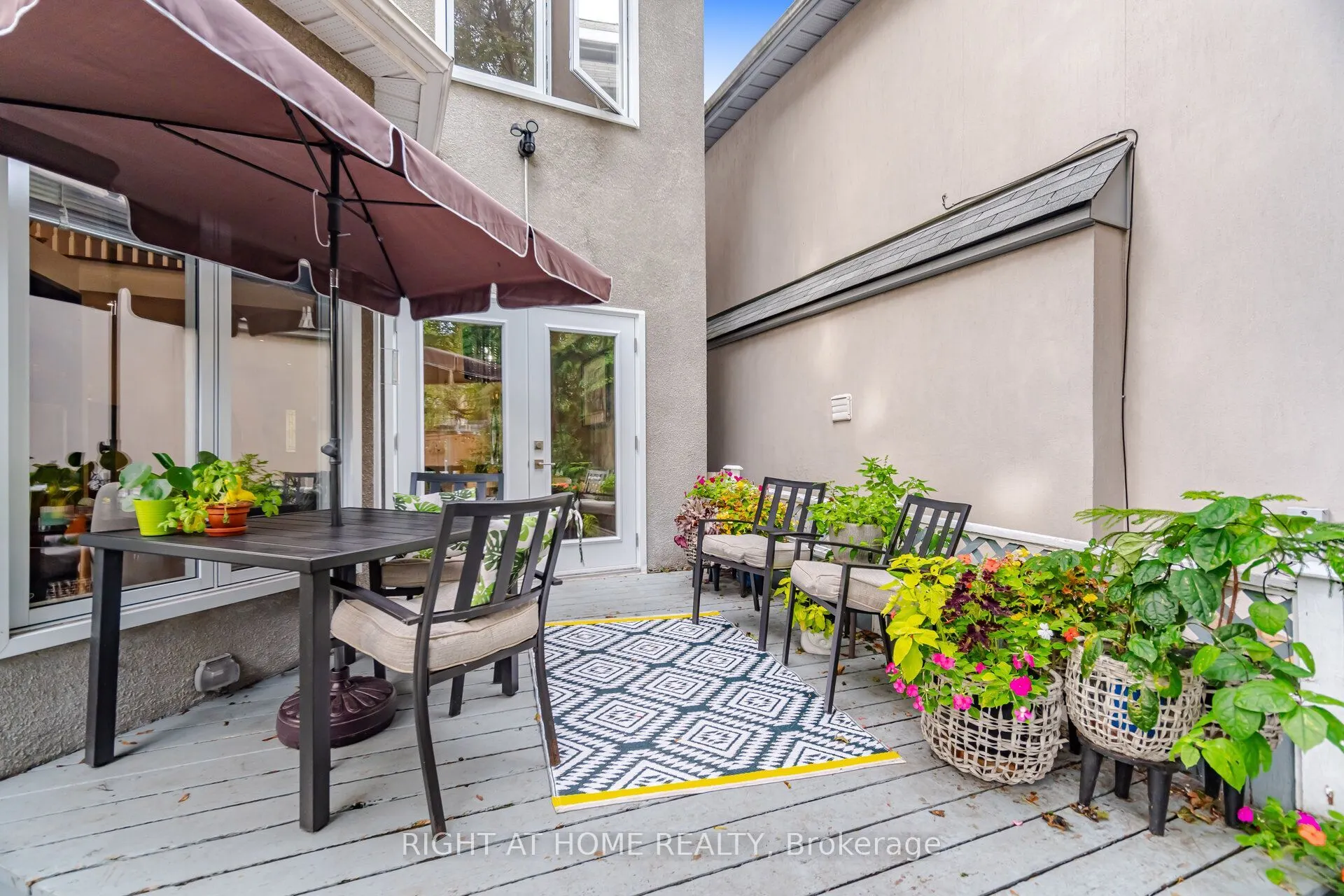 219 Broadway Avenue