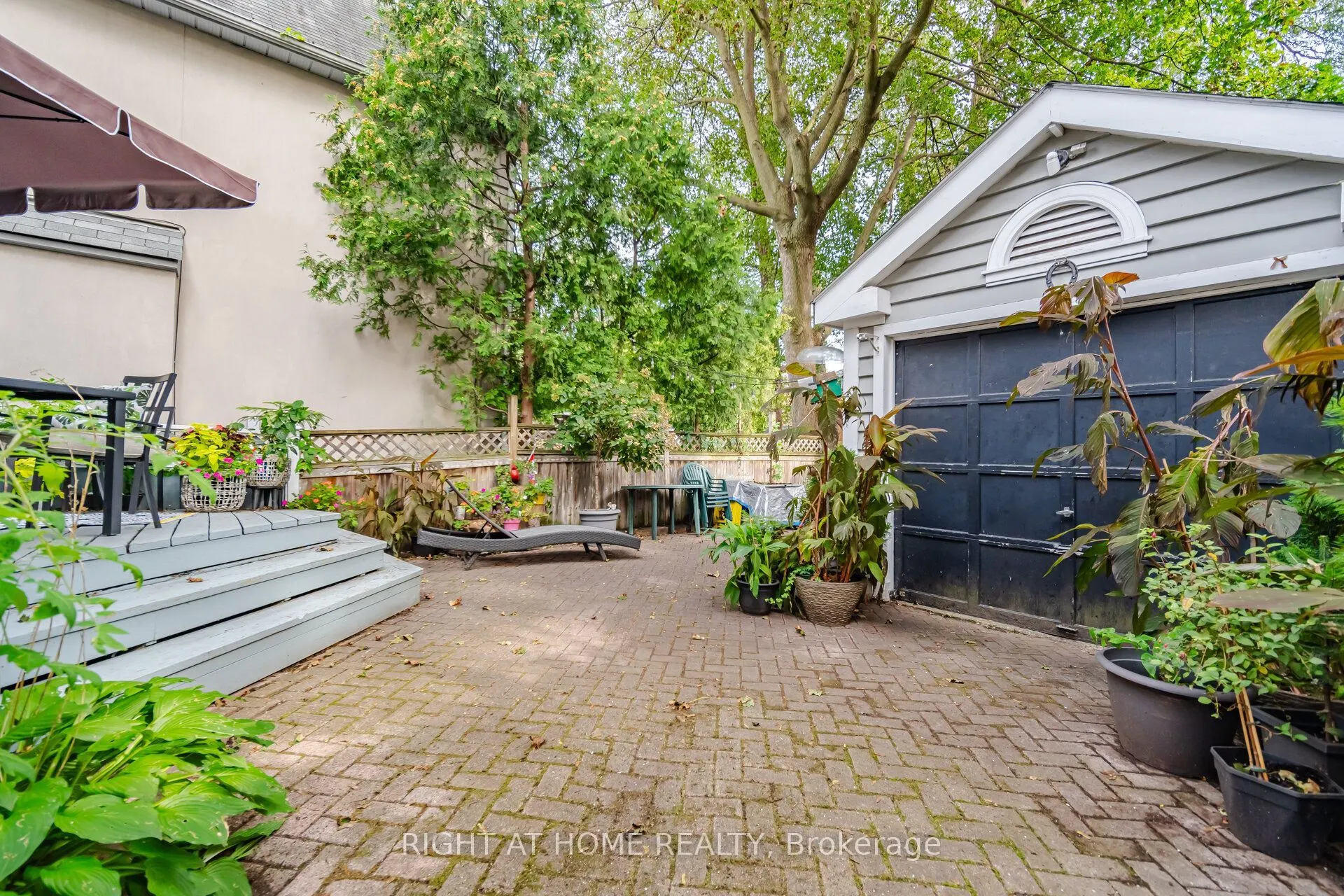 219 Broadway Avenue