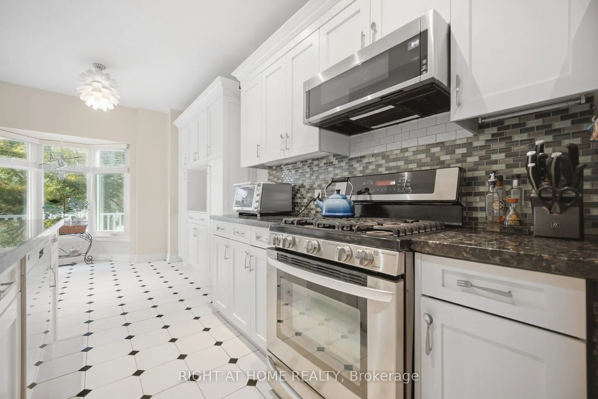 219 Broadway Avenue