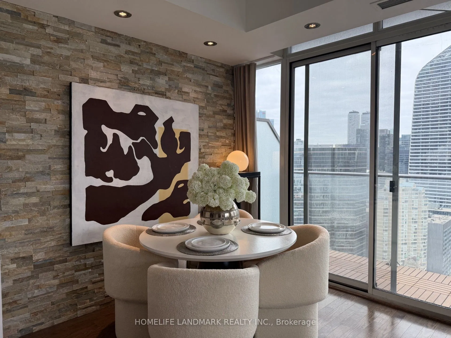 126 Simcoe Street #3303