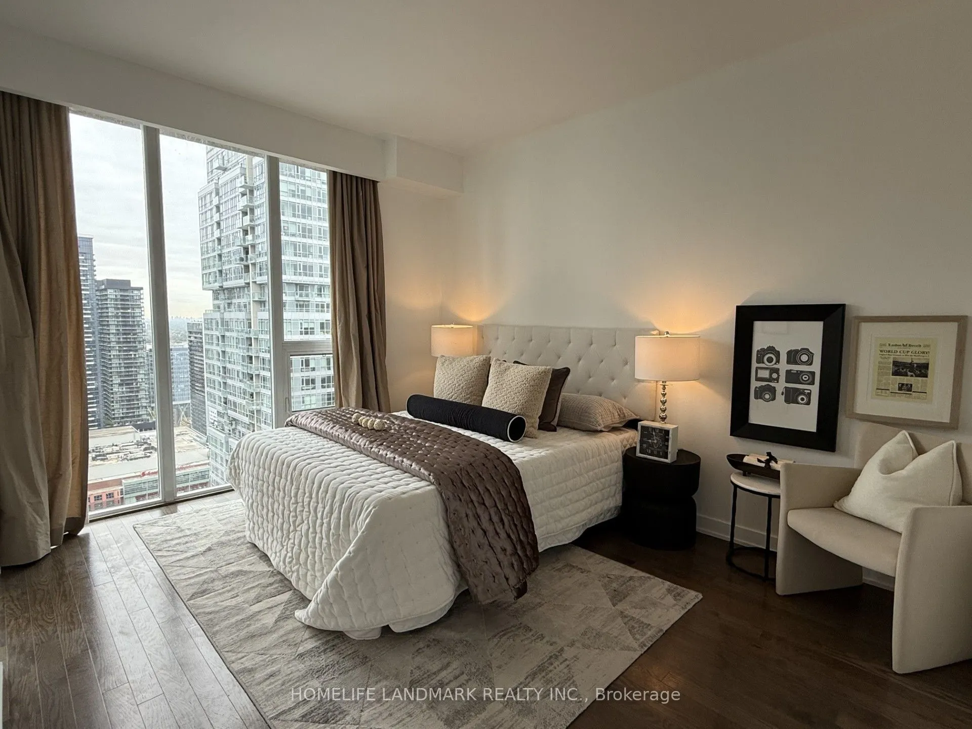 126 Simcoe Street #3303