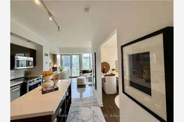 126 Simcoe Street #3303