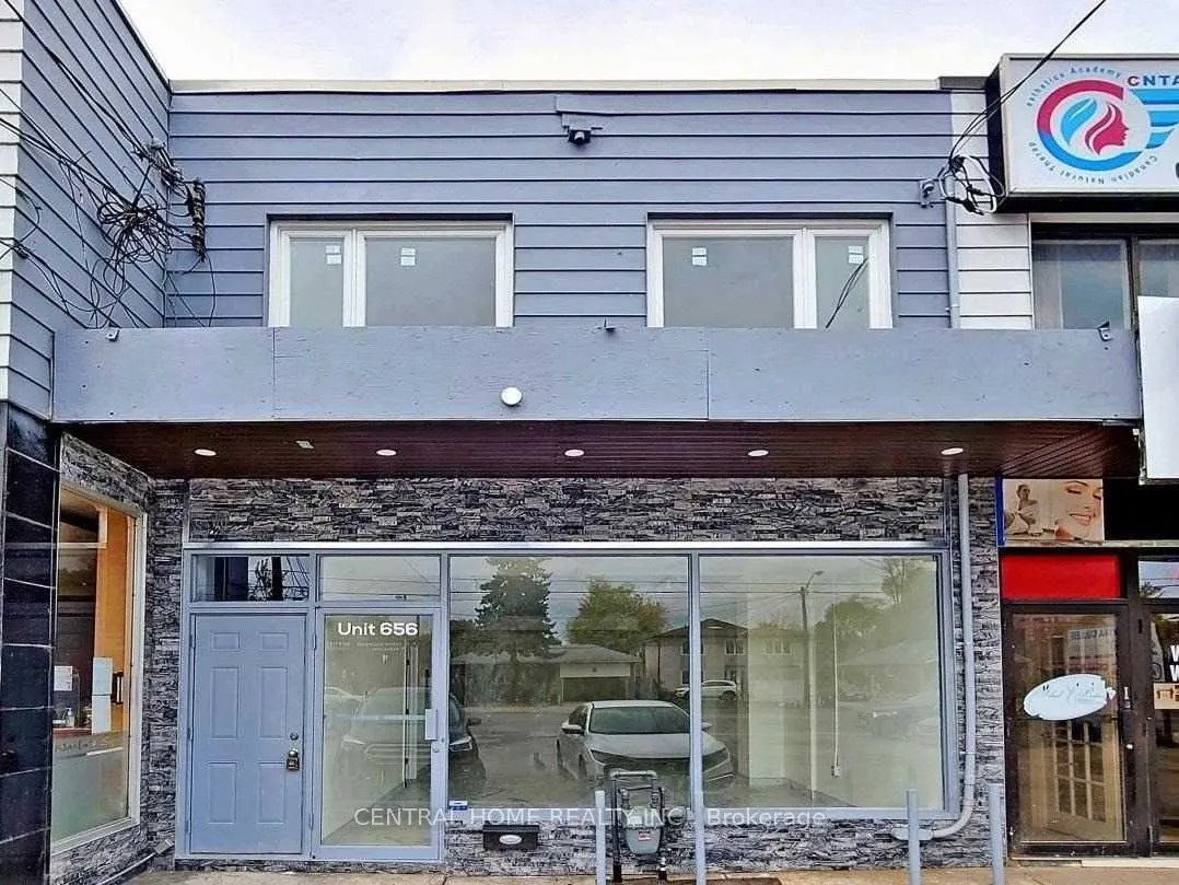 656 Sheppard Avenue W