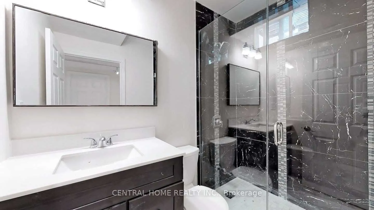 656 Sheppard Avenue W