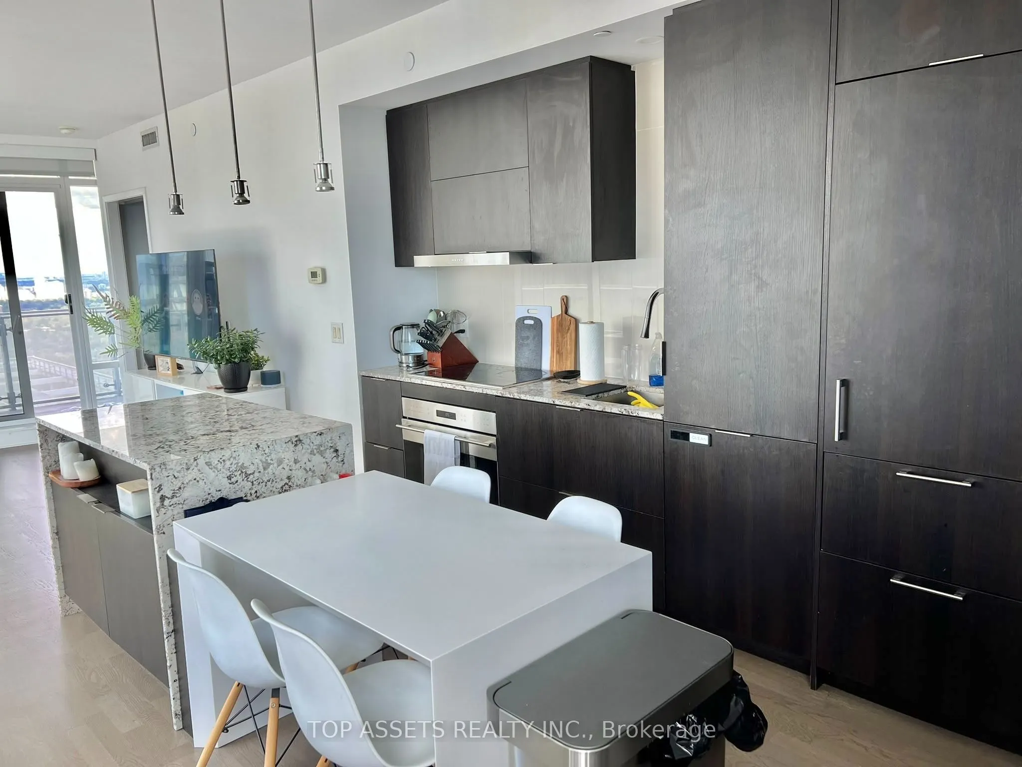 1 Bloor Street E #4409