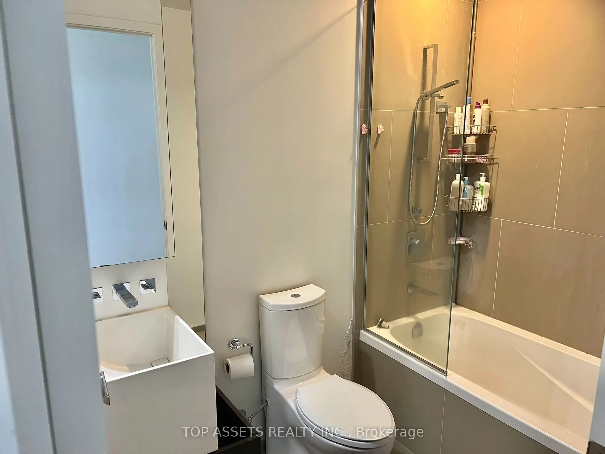 1 Bloor Street E #4409