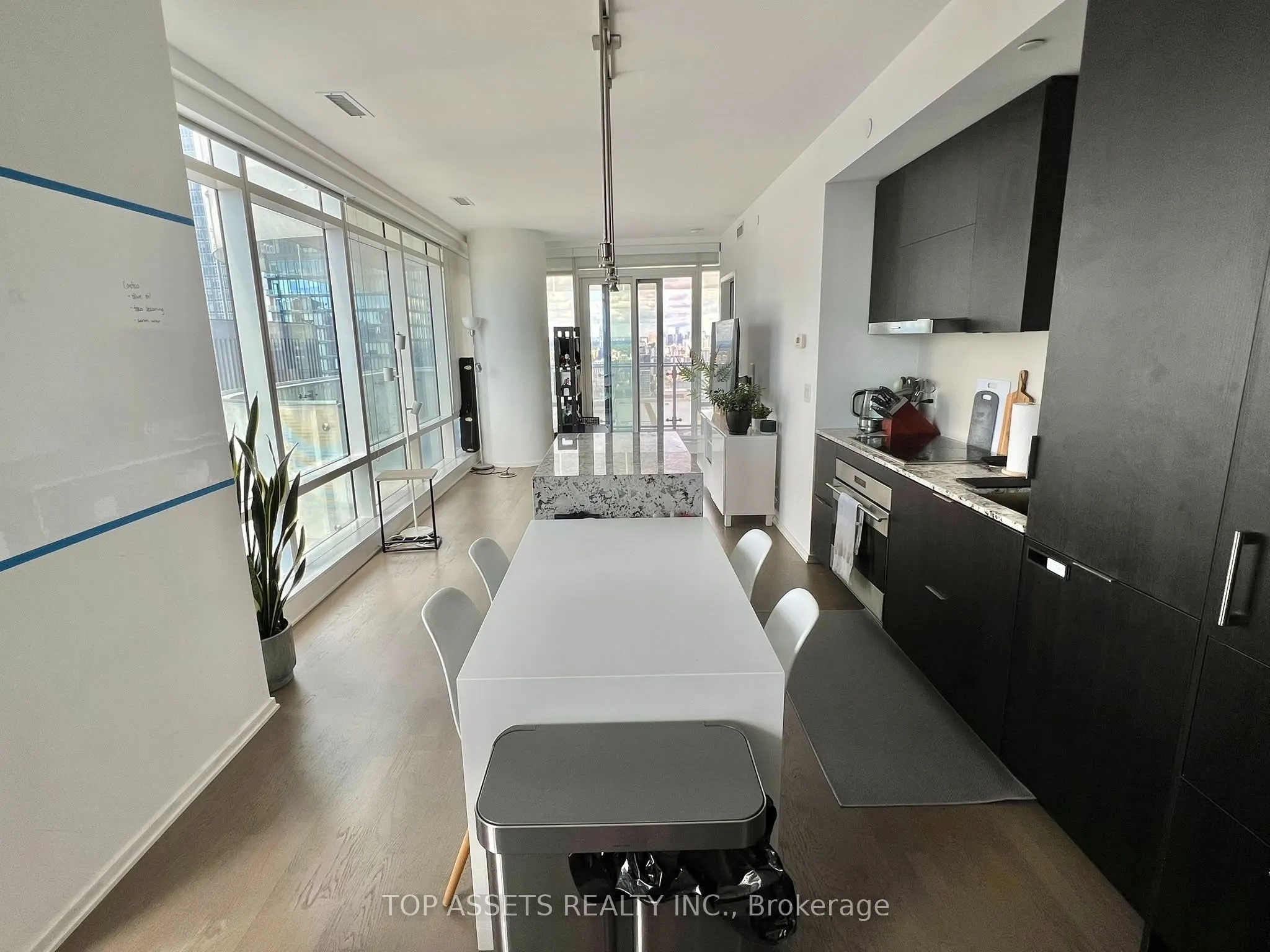 1 Bloor Street E #4409