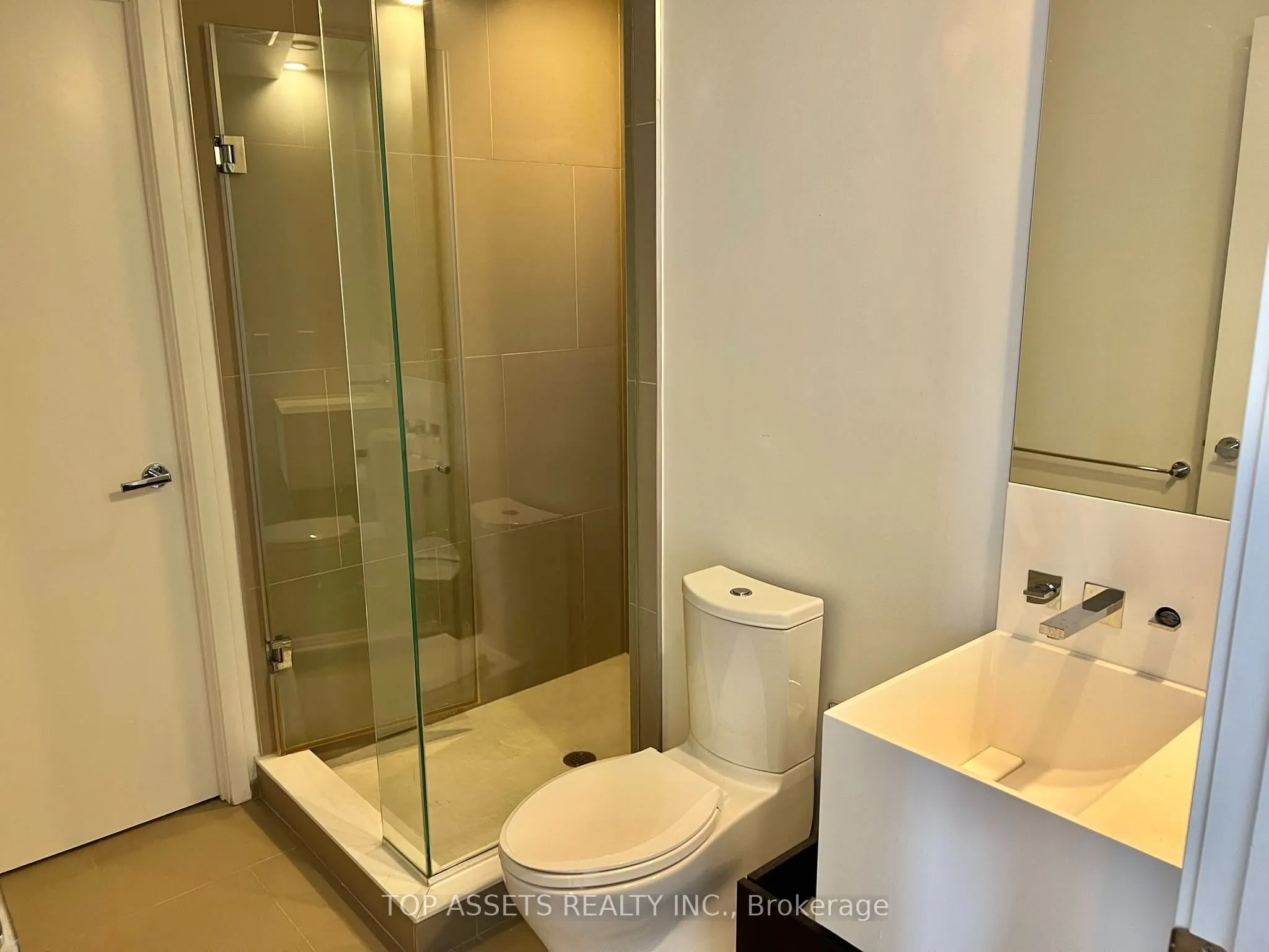 1 Bloor Street E #4409