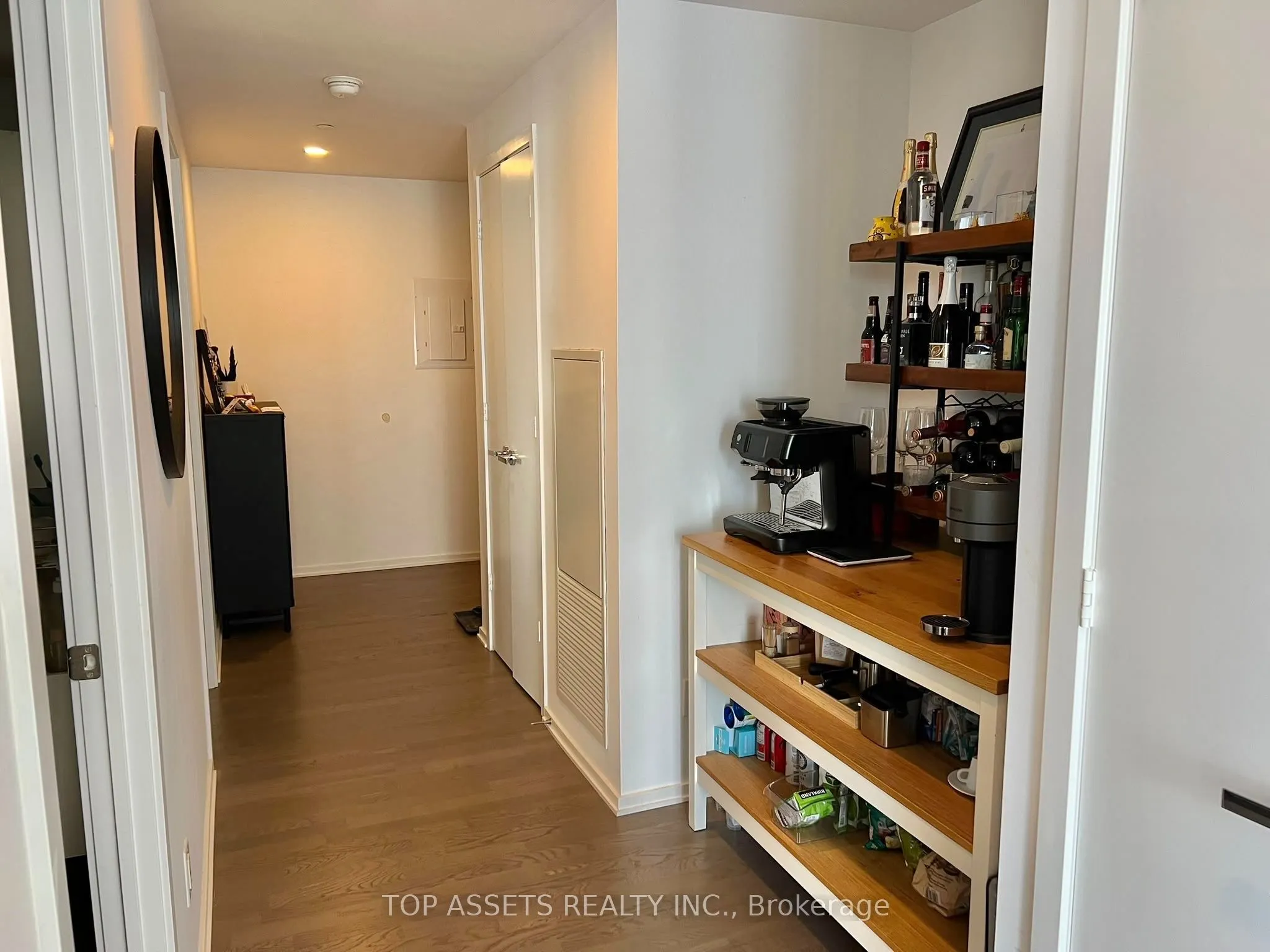 1 Bloor Street E #4409